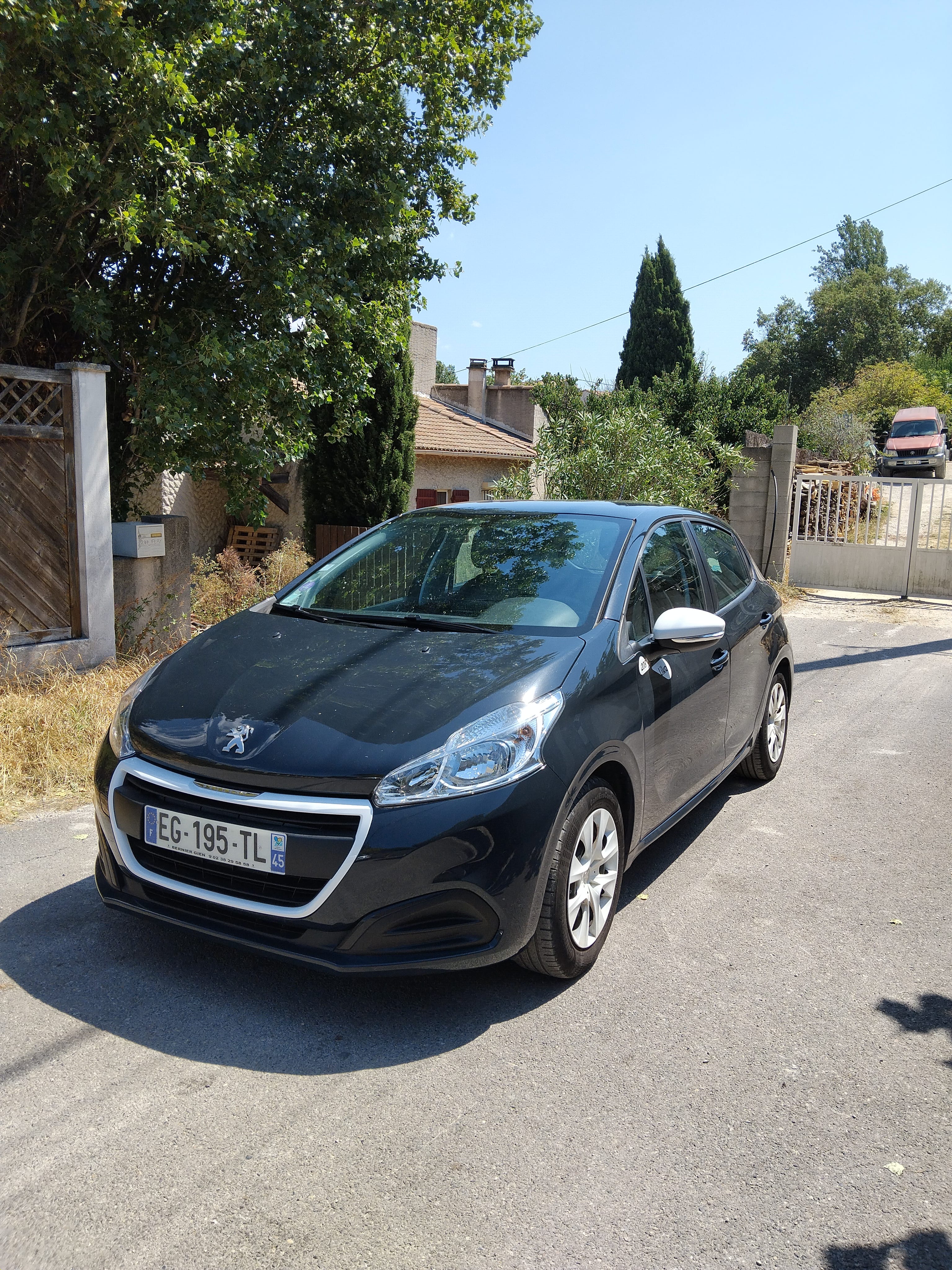 Peugeot 208, 2016, Essence 95