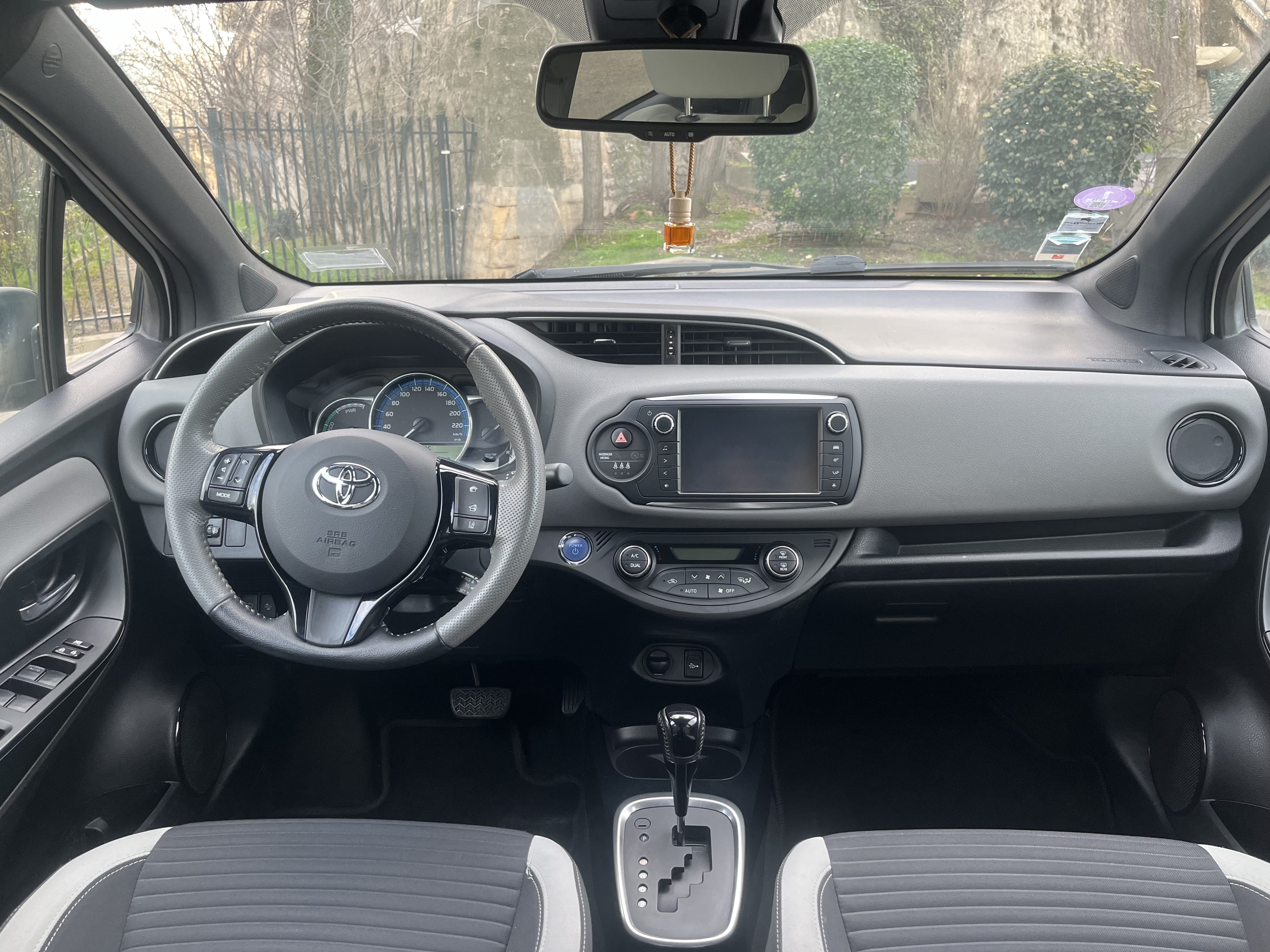 Toyota Yaris Hybride avec GPS