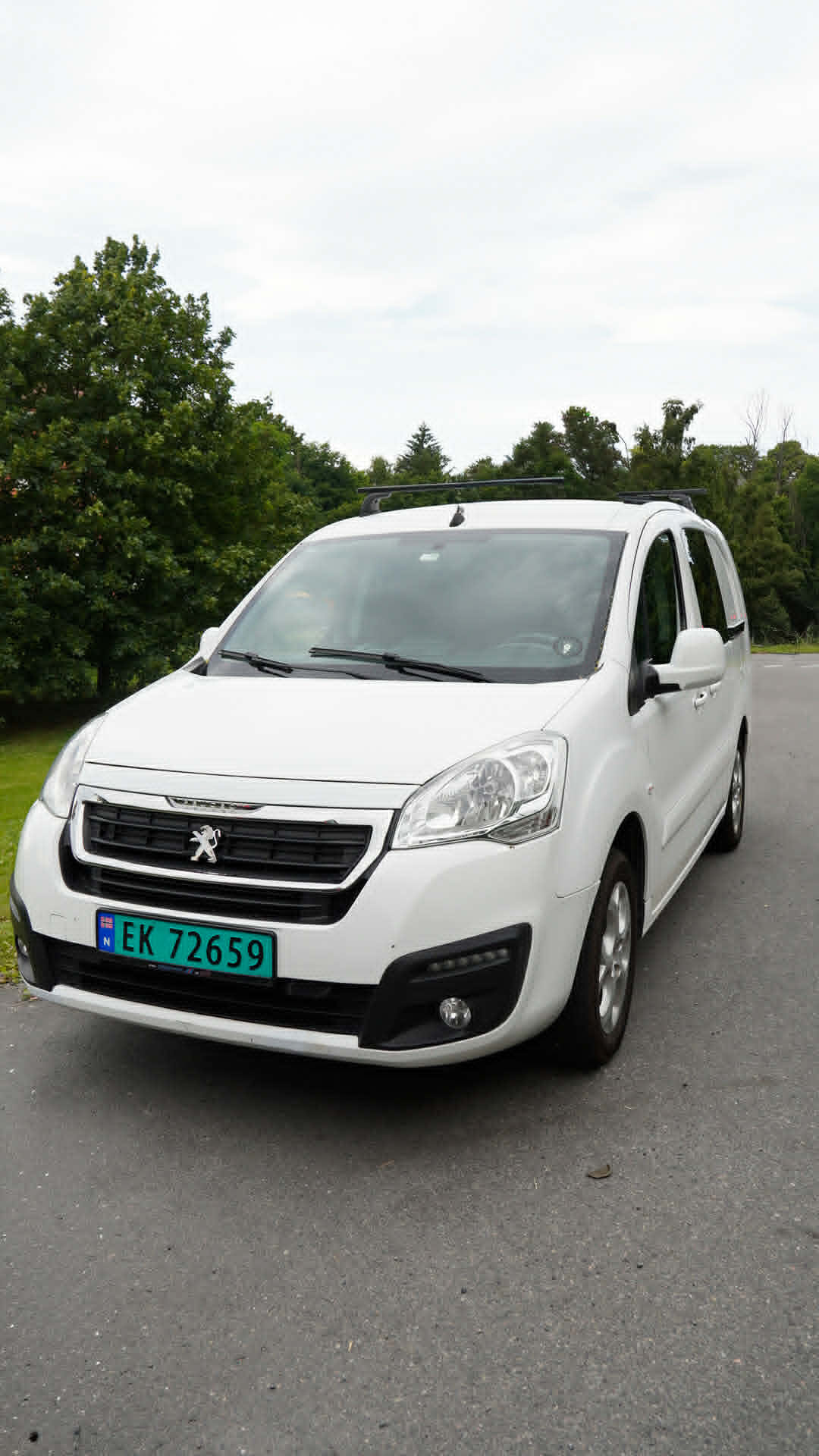 Peugeot Partner Varebil con Puertos de carga USB