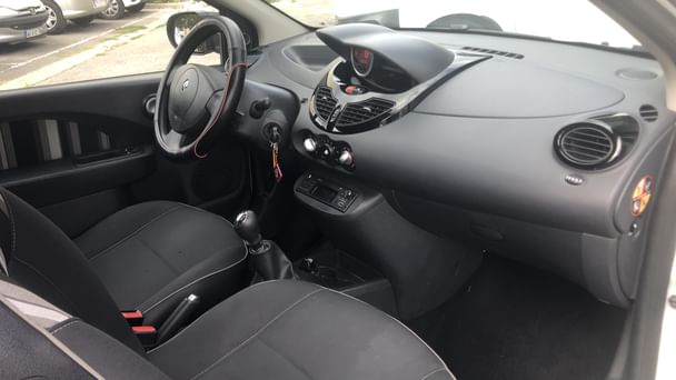 Renault Twingo II 1.2 16v avec Entrée audio / iPod