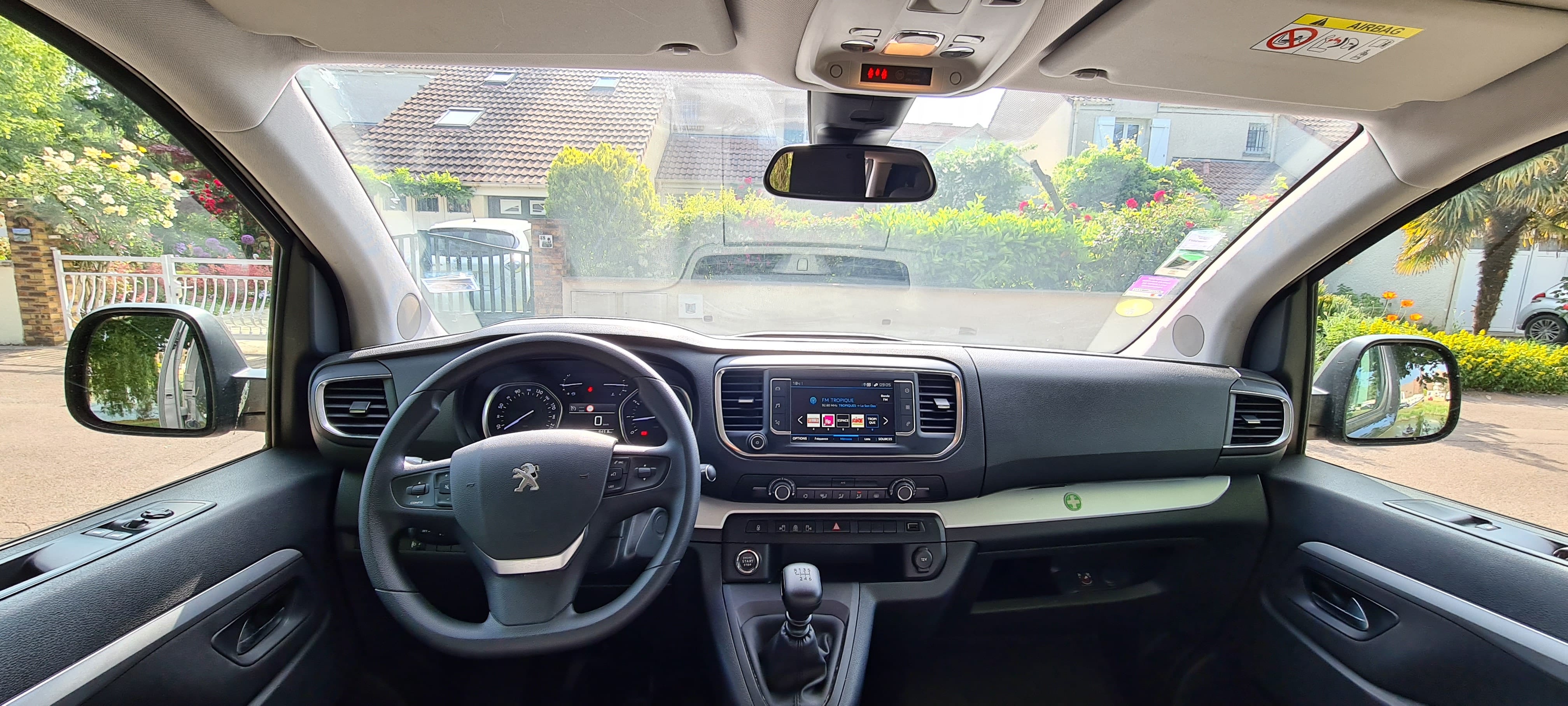 Peugeot Traveller avec GPS