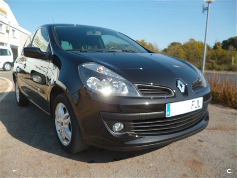 Renault Clio with Cruise control