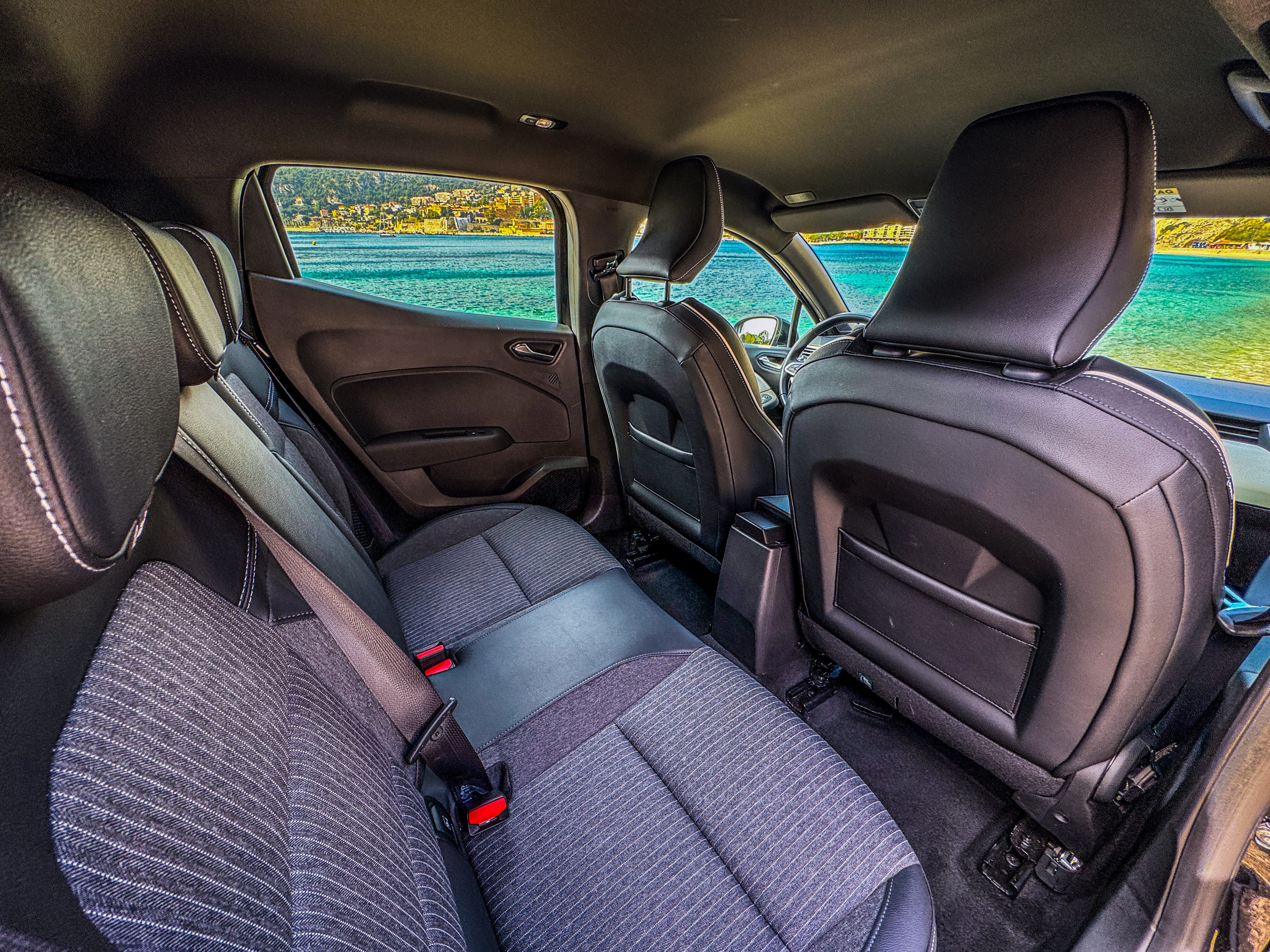 Renault Clio 654 avec Chaines