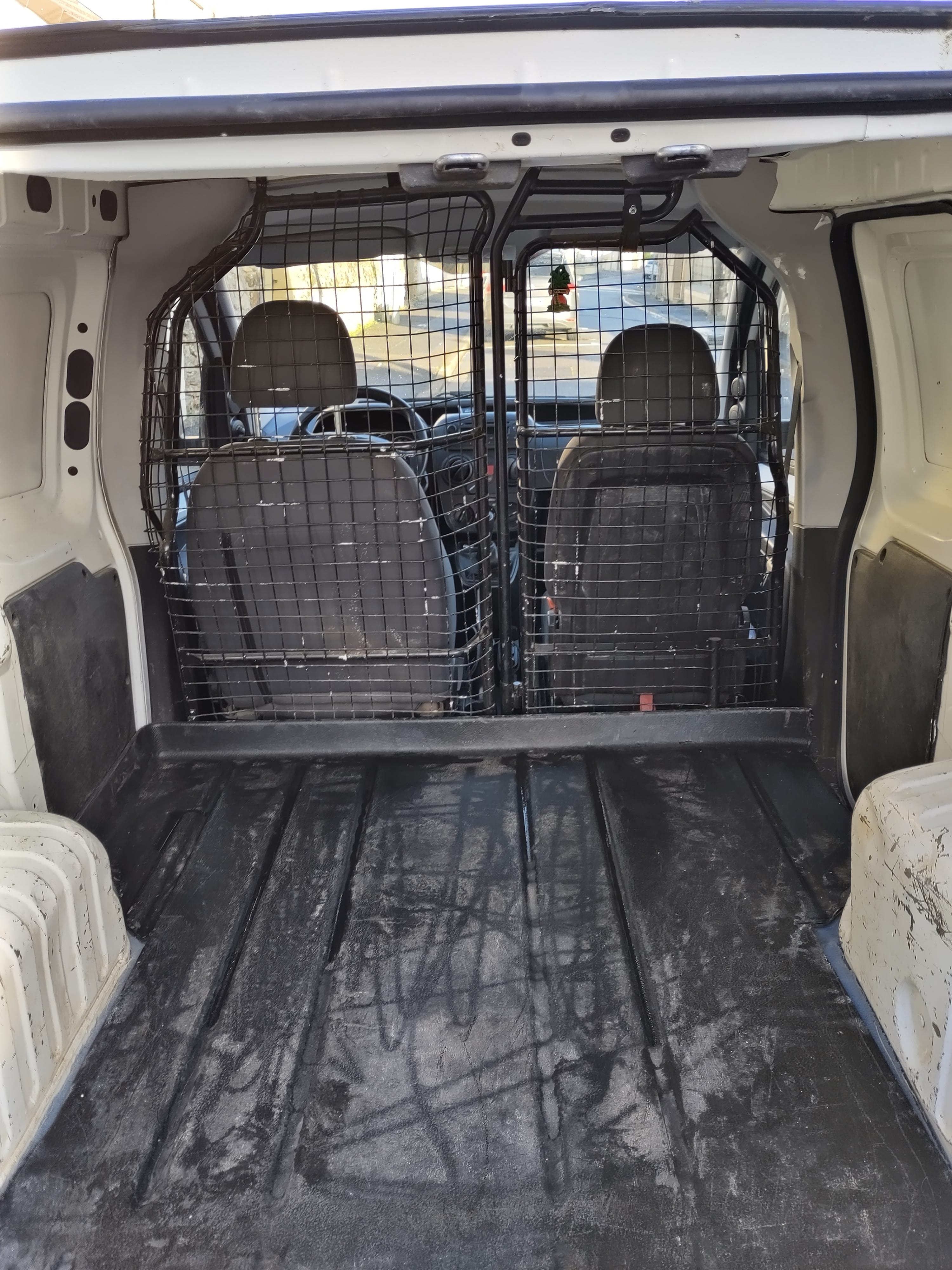 Peugeot Bipper avec Audio Bluetooth