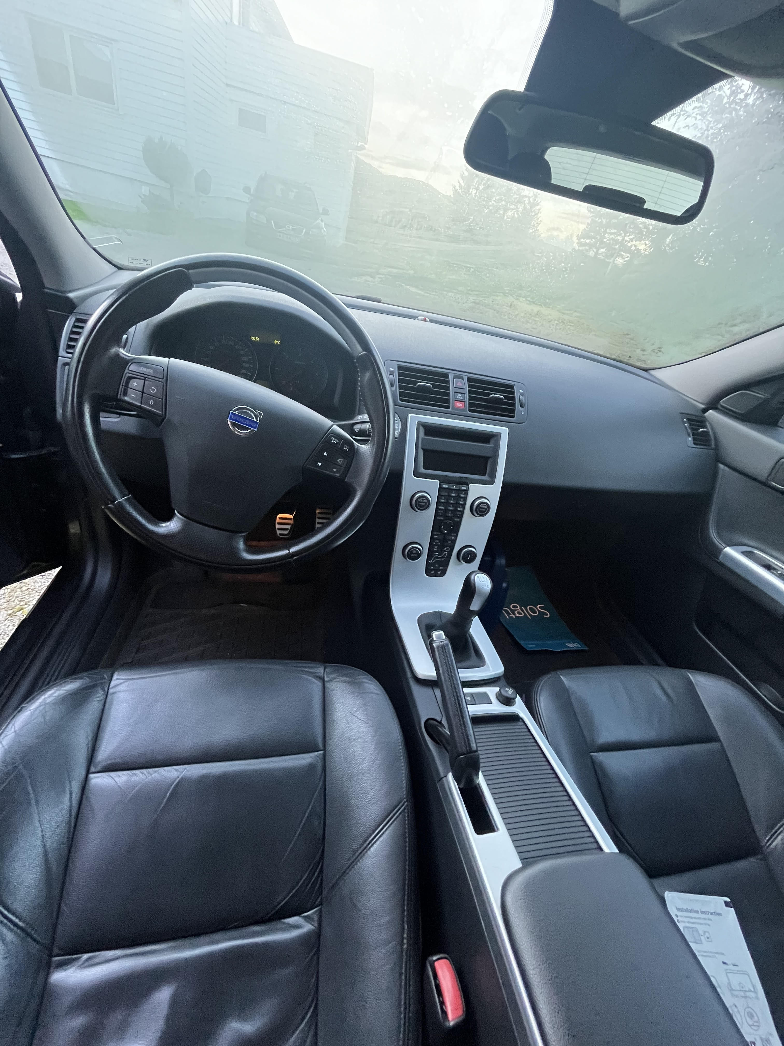 Volvo V50 with Bluetooth audio
