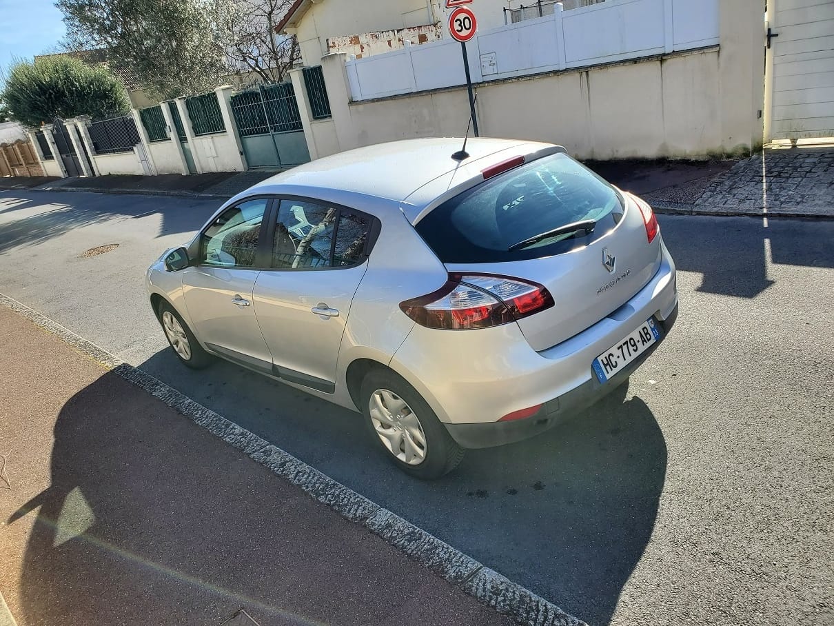 Renault Mégane 1.6 16V 110 ch Authentique avec Régulateur de vitesse