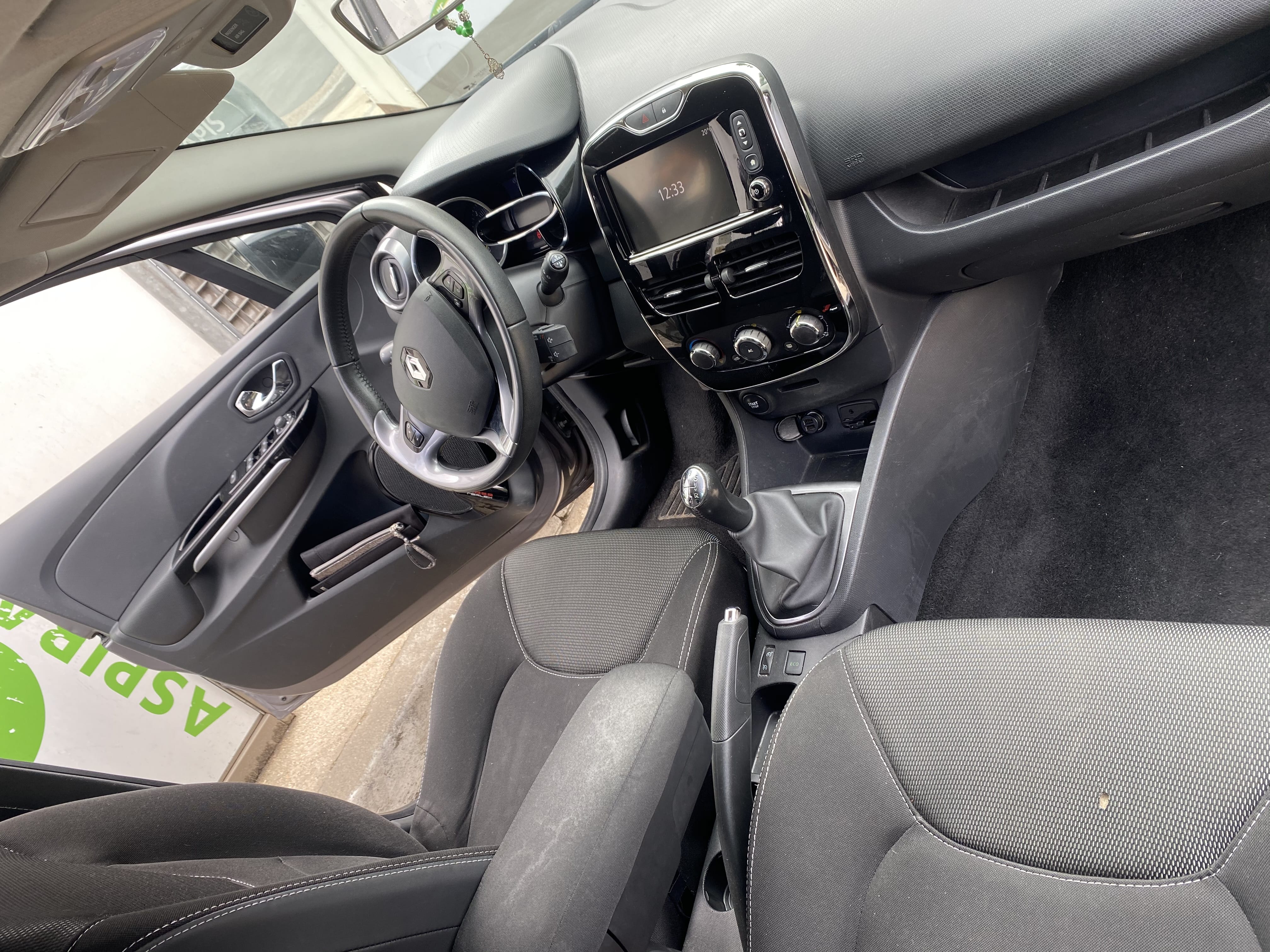 Renault Clio avec Entrée audio / iPod