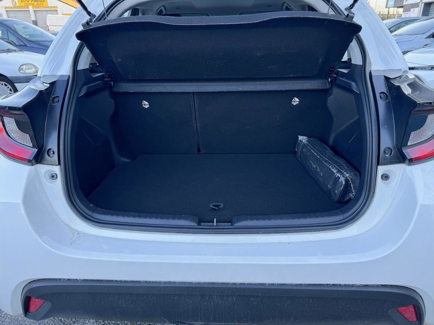 Toyota Yaris Hybride Ess BV auto HJ143VN avec Apple CarPlay