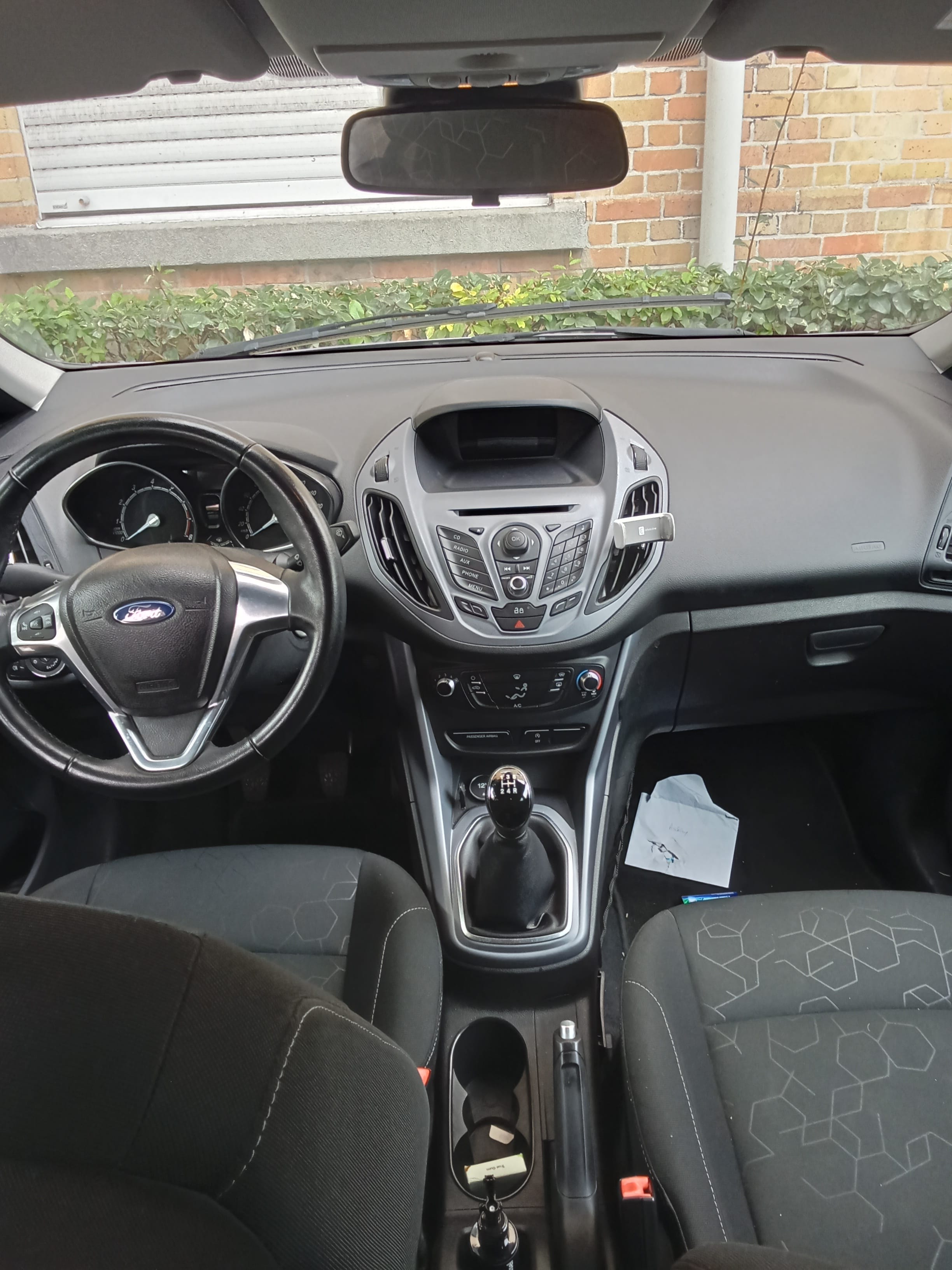 Ford B-Max met Audio- / iPod-ingang