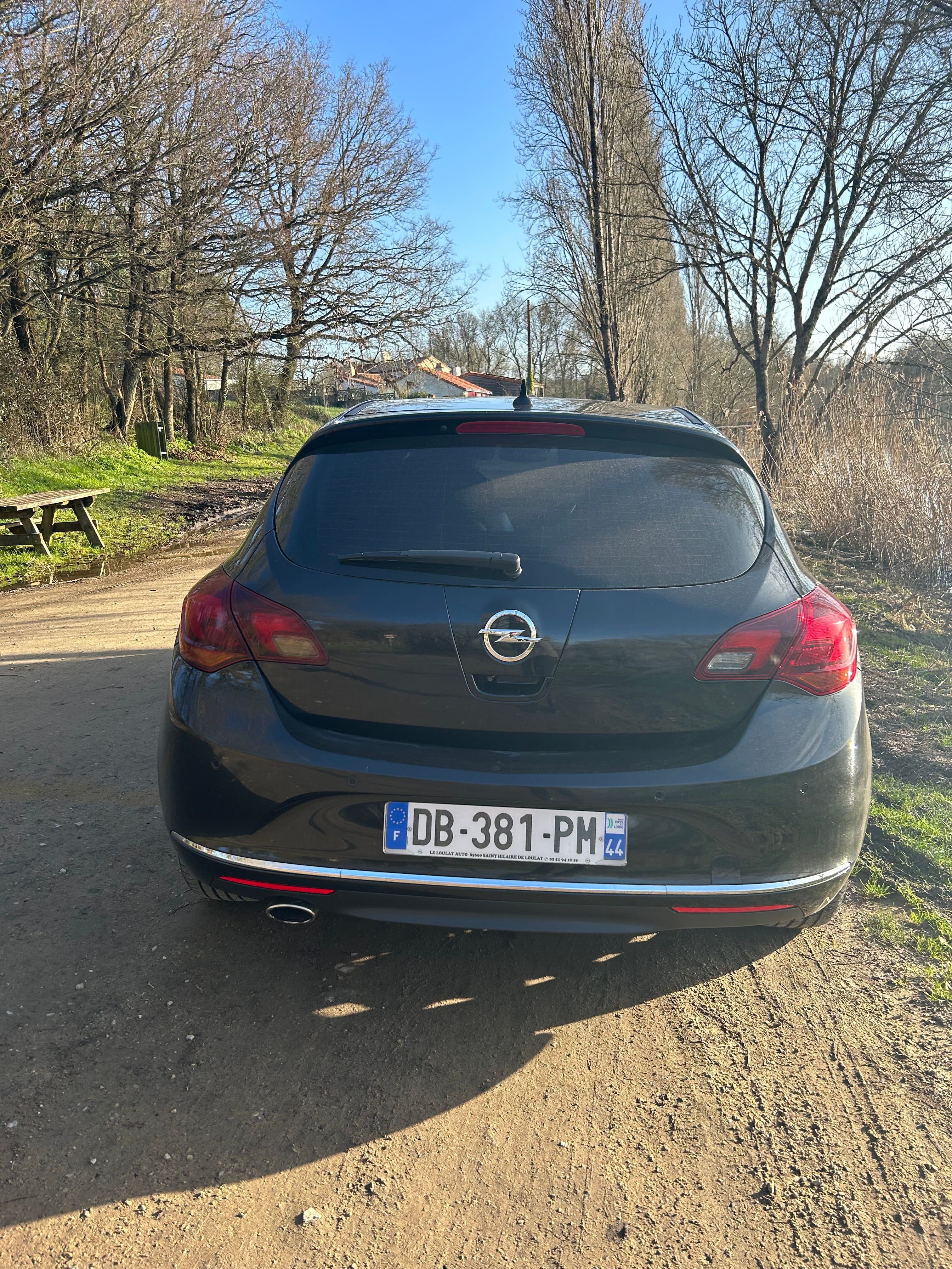 Opel Astra avec Caméra de recul