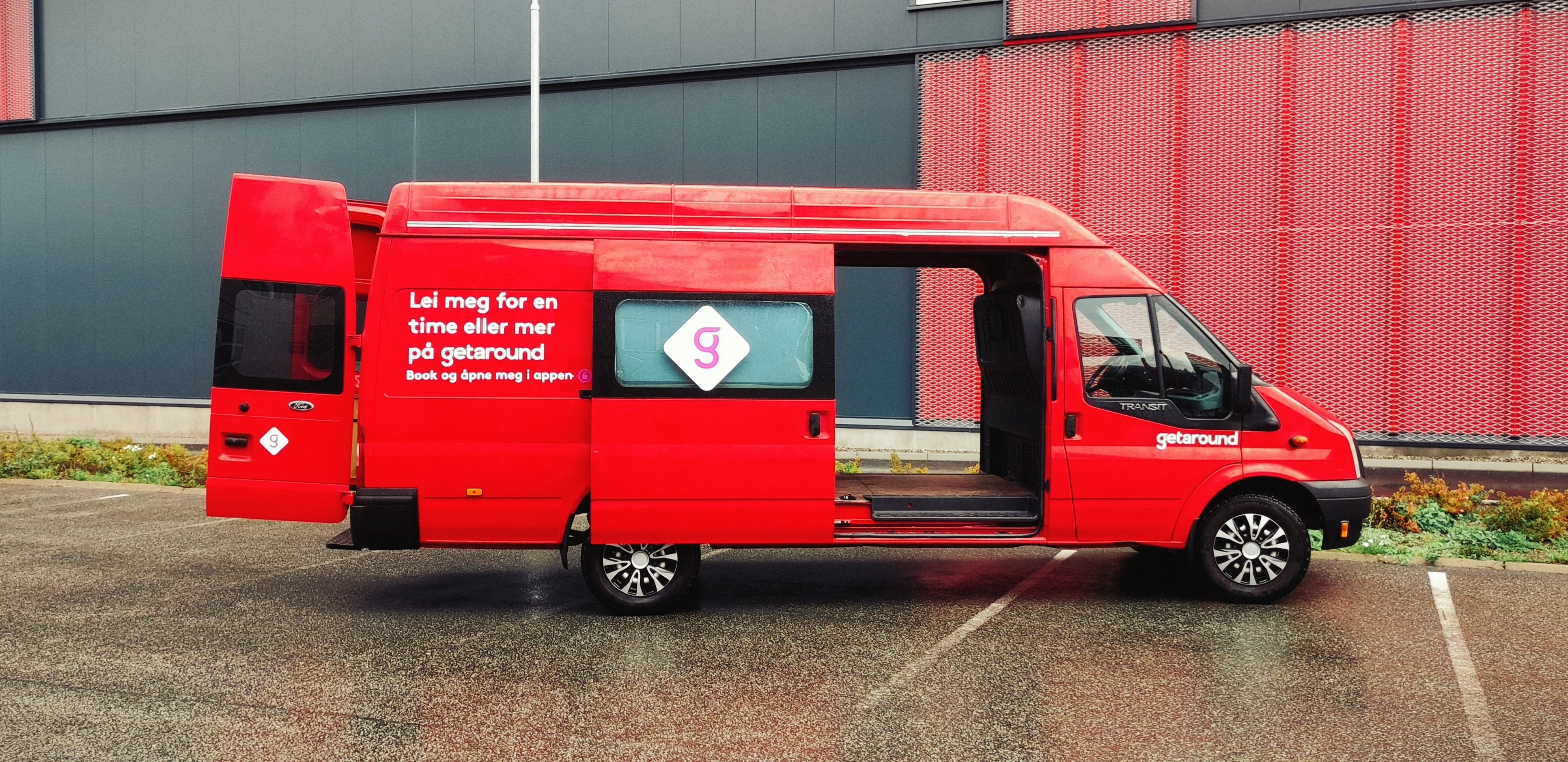 Ford Transit Varebil with Snow tires