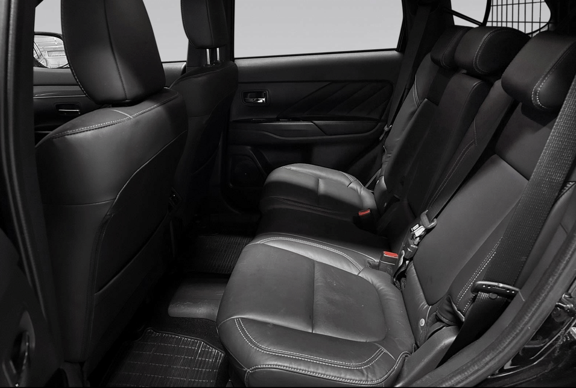 Mitsubishi Outlander 2.4 4WD Hybrid / Bensin med GPS