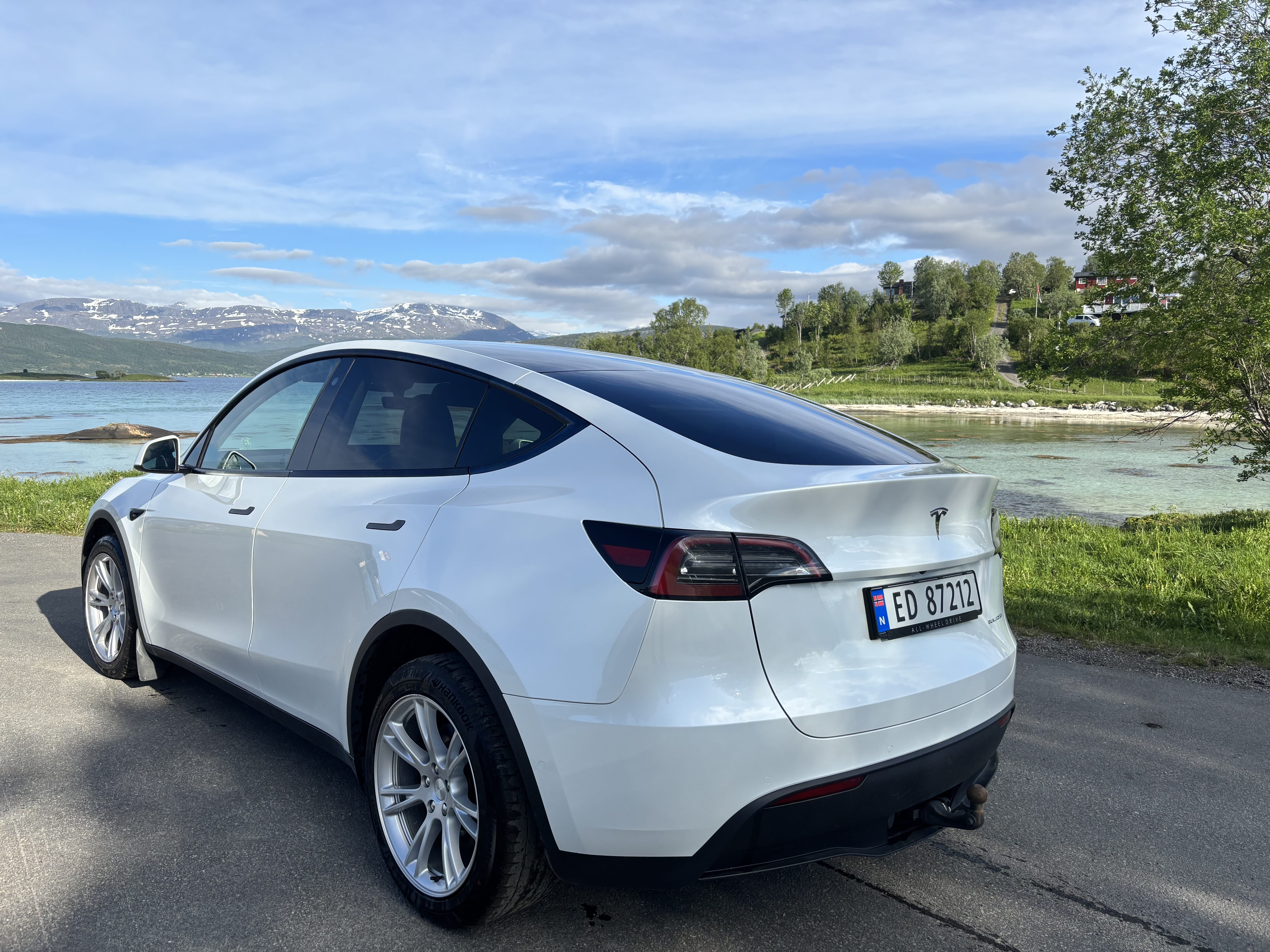 Tesla Model Y Long Range med Ryggekamera