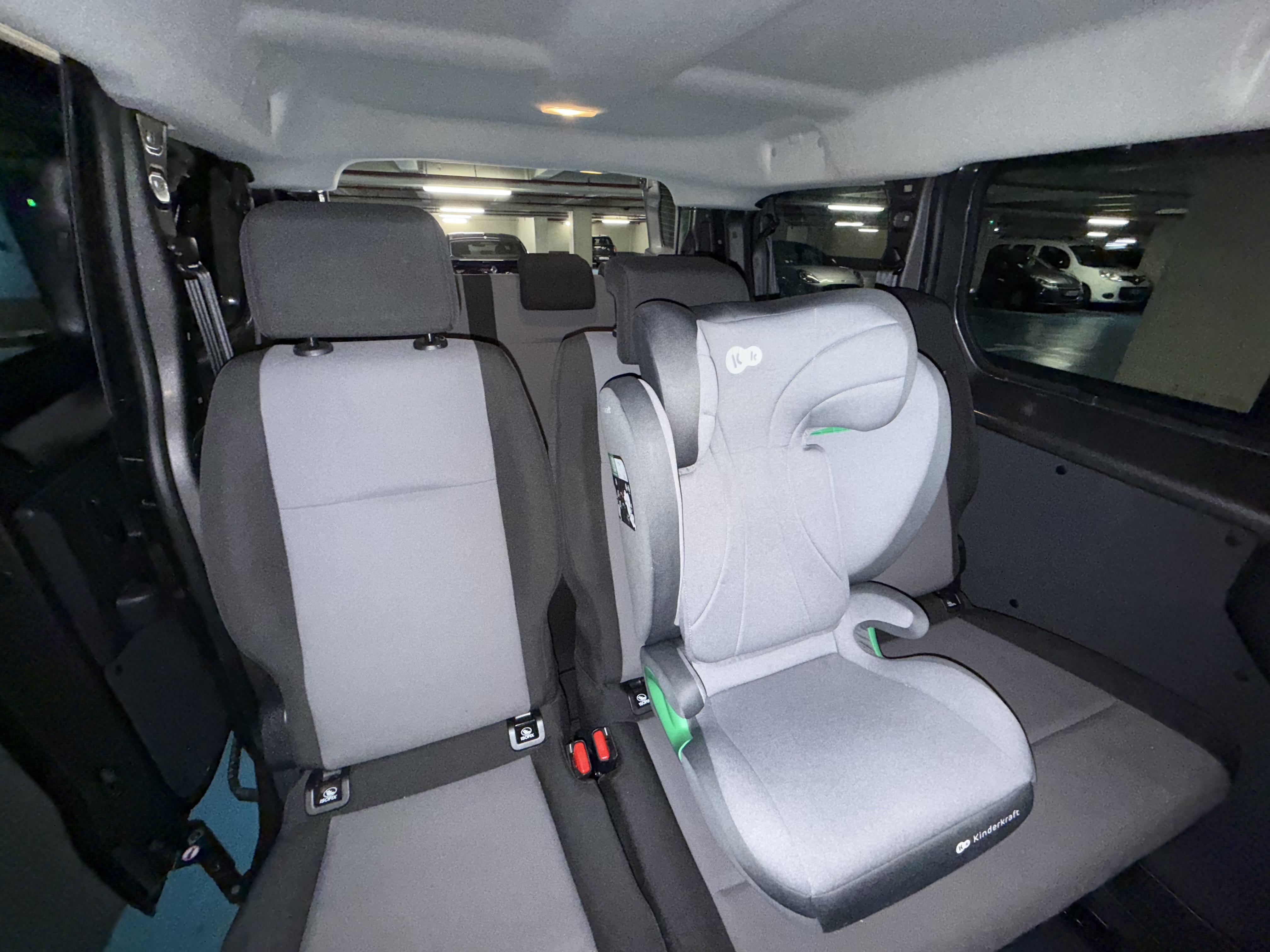 Toyota Proace Verso mit Kindersitz
