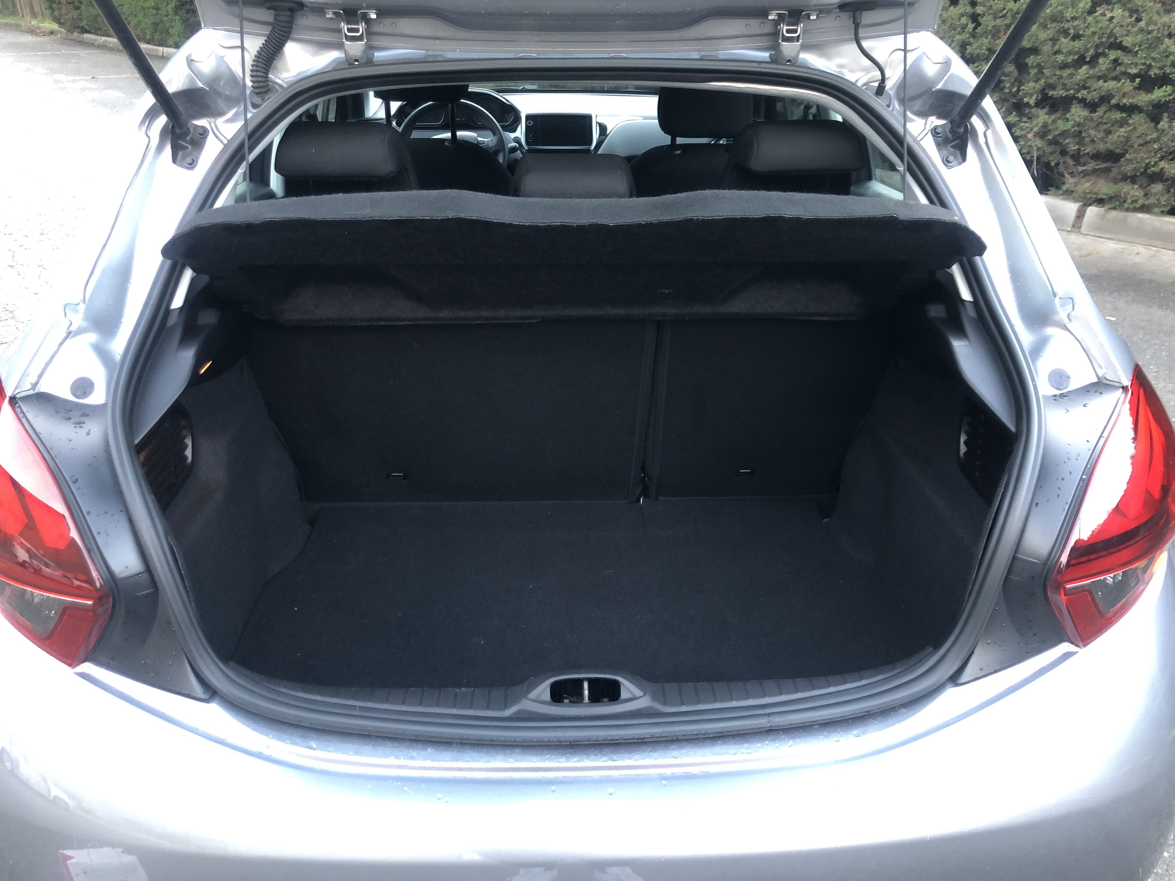 Peugeot 208 avec Apple CarPlay