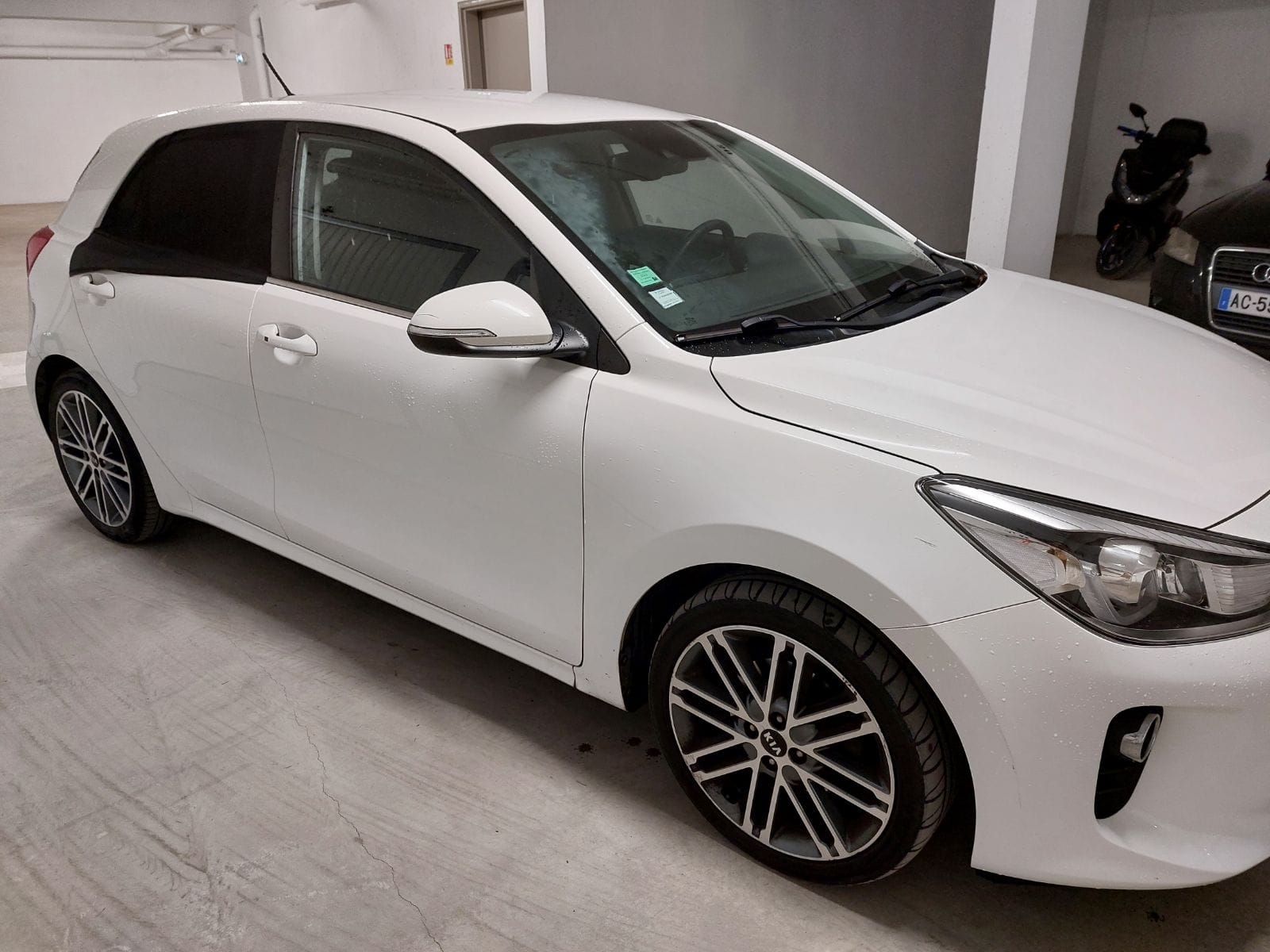 Kia Rio with Backup camera