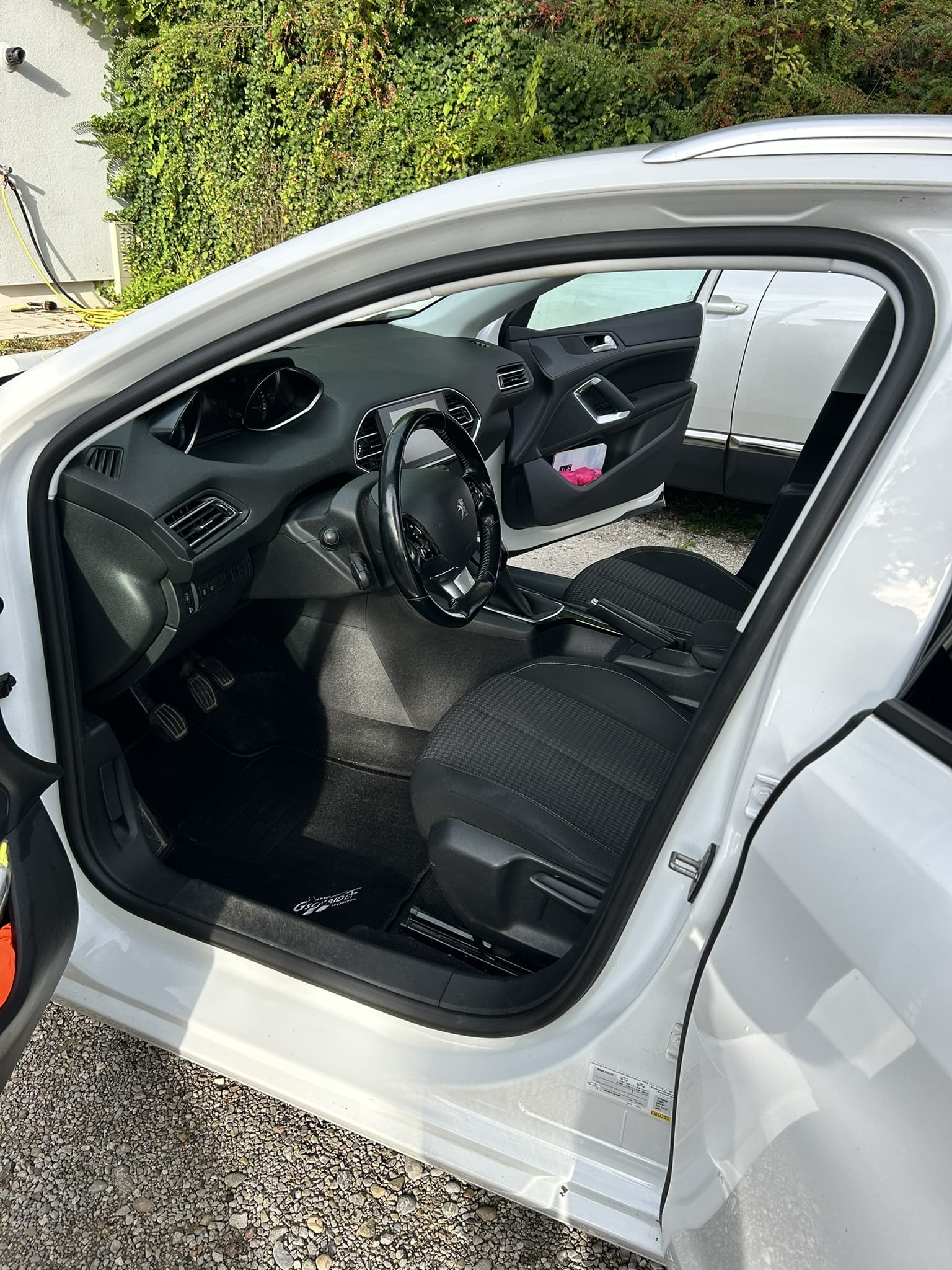 Peugeot 308 SW mit Winterreifen