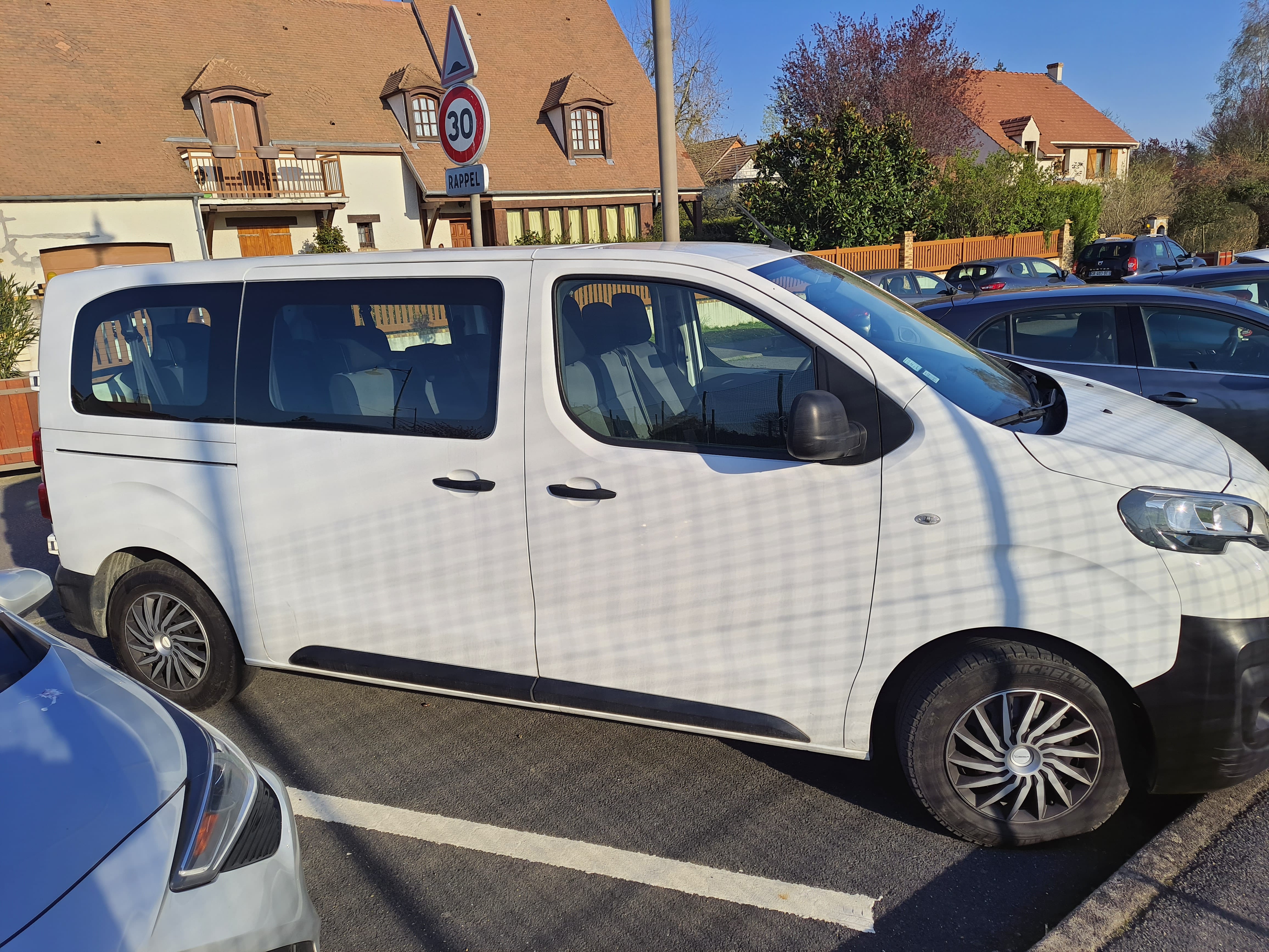 Peugeot Traveller 9 places Clim. avec Climatisation