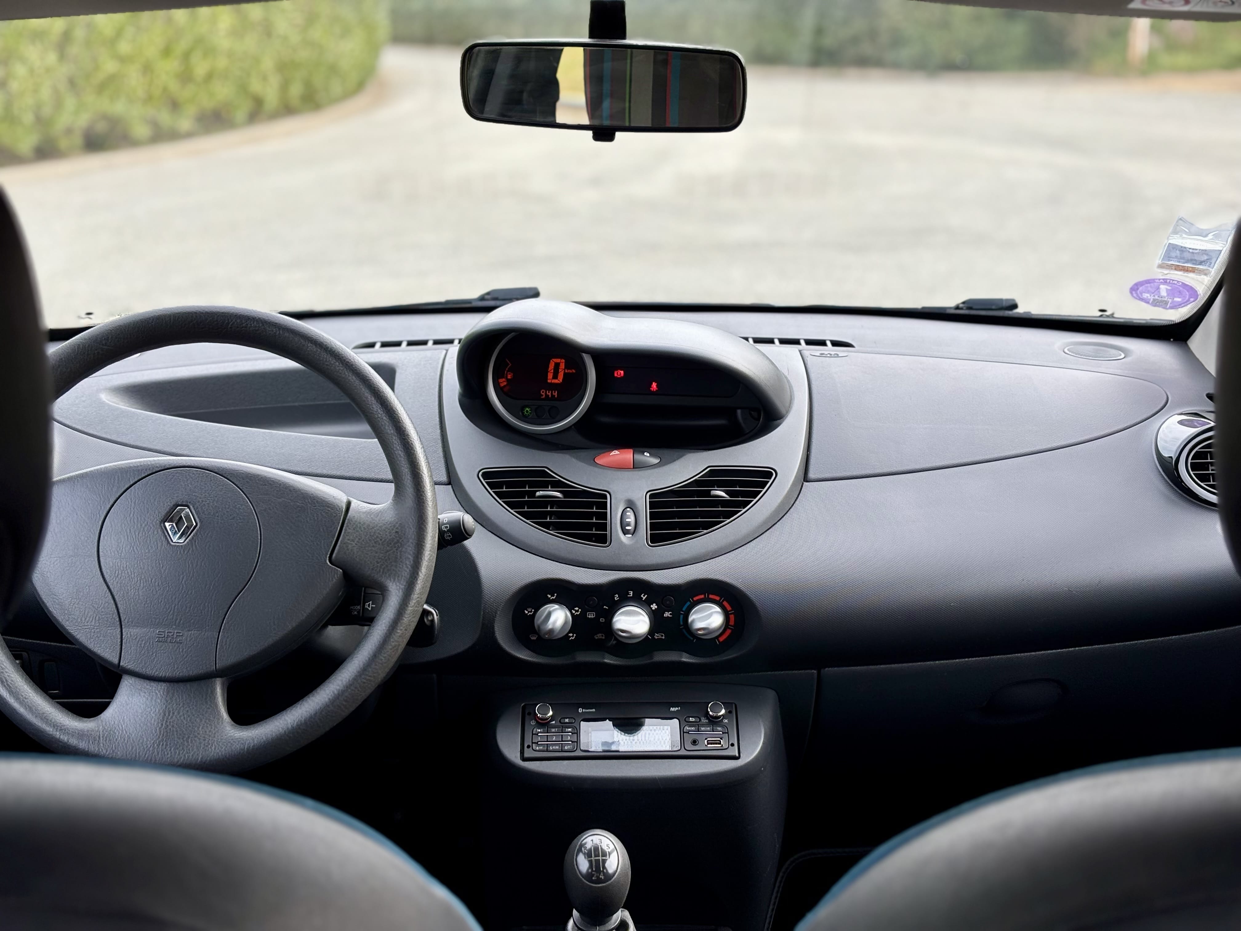 Renault Twingo II avec Entrée audio / iPod