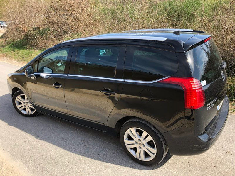 Peugeot 5008 7 places HDI CLIM AUTO GPS TOIT PANORAMIQUE NOIR avec GPS
