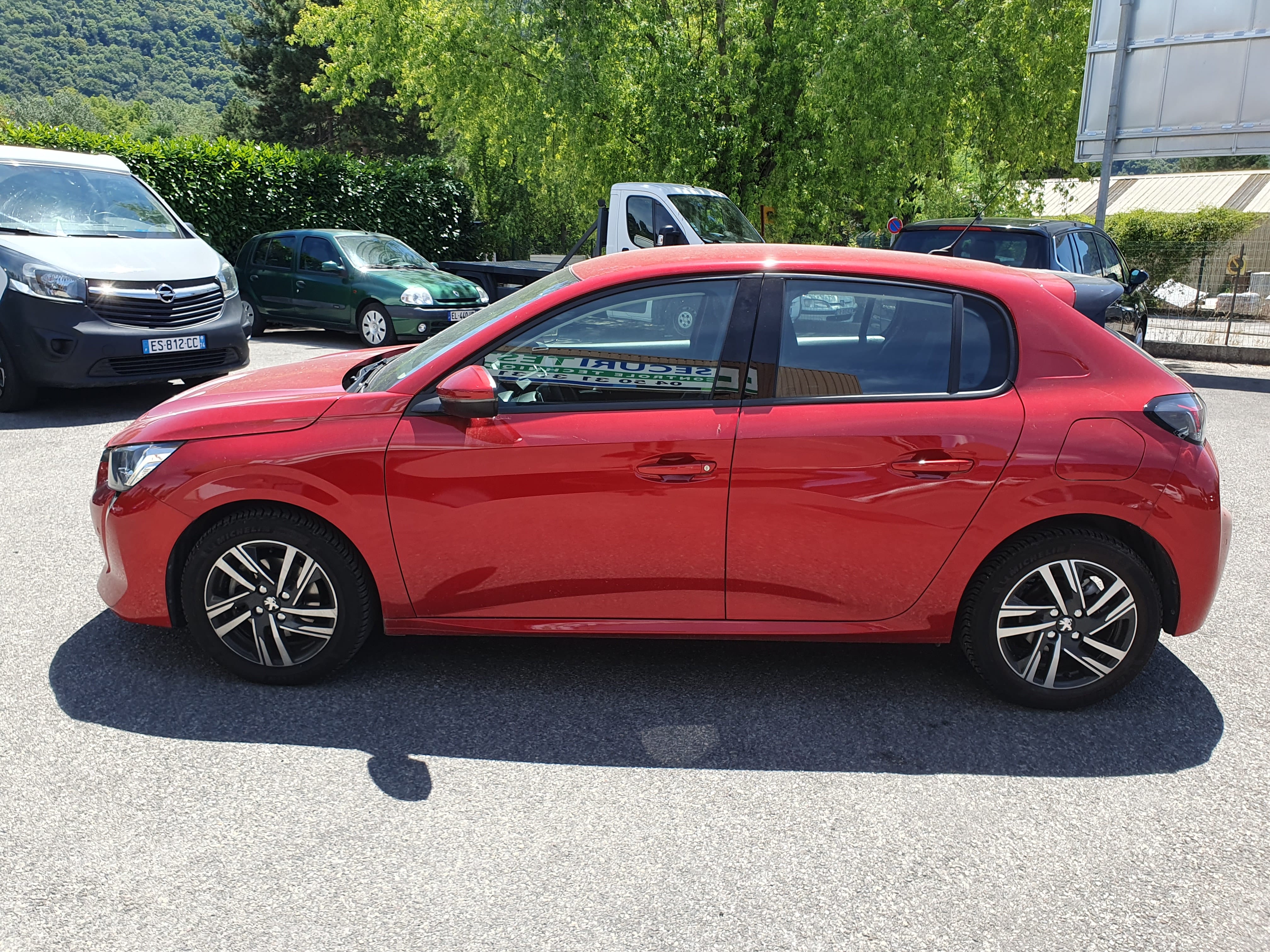 Peugeot 208 avec GPS