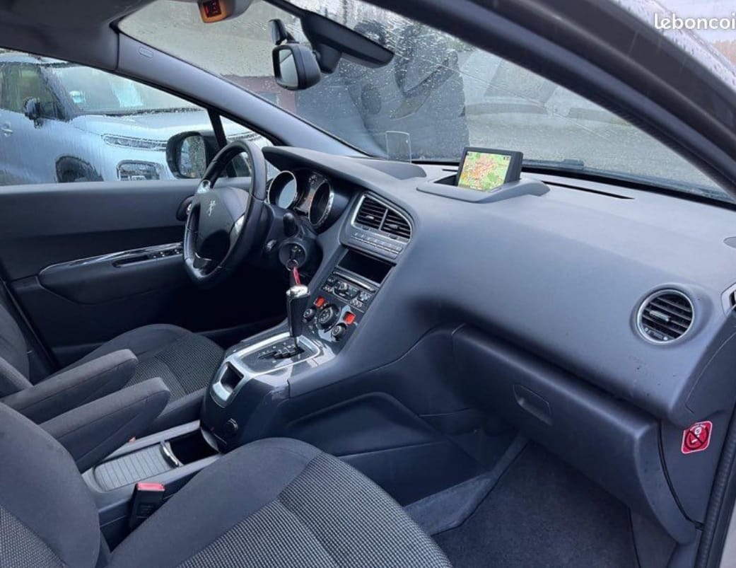 Peugeot 5008 avec Climatisation