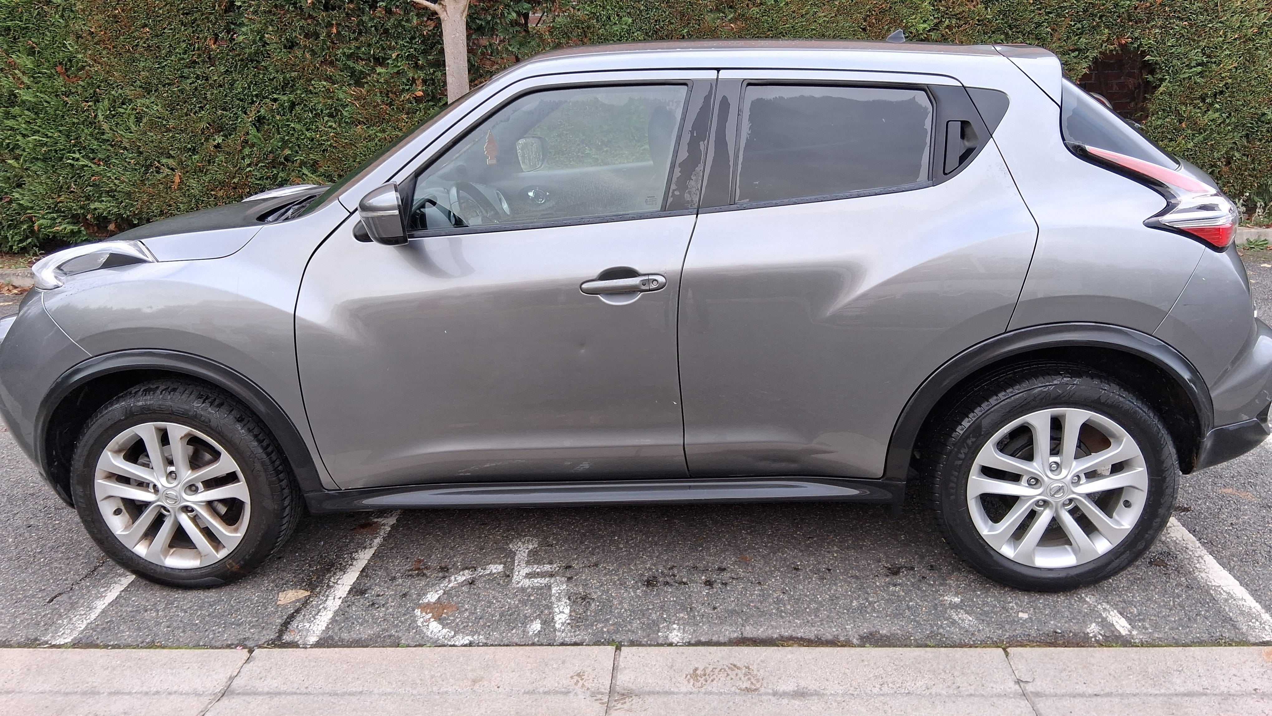 Nissan Juke N-Connecta 1.2 DIG 115cv SP98 avec Climatisation