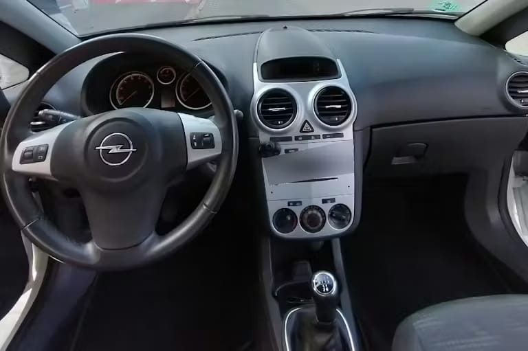 Opel Corsa 1.2 con Portabicicletas