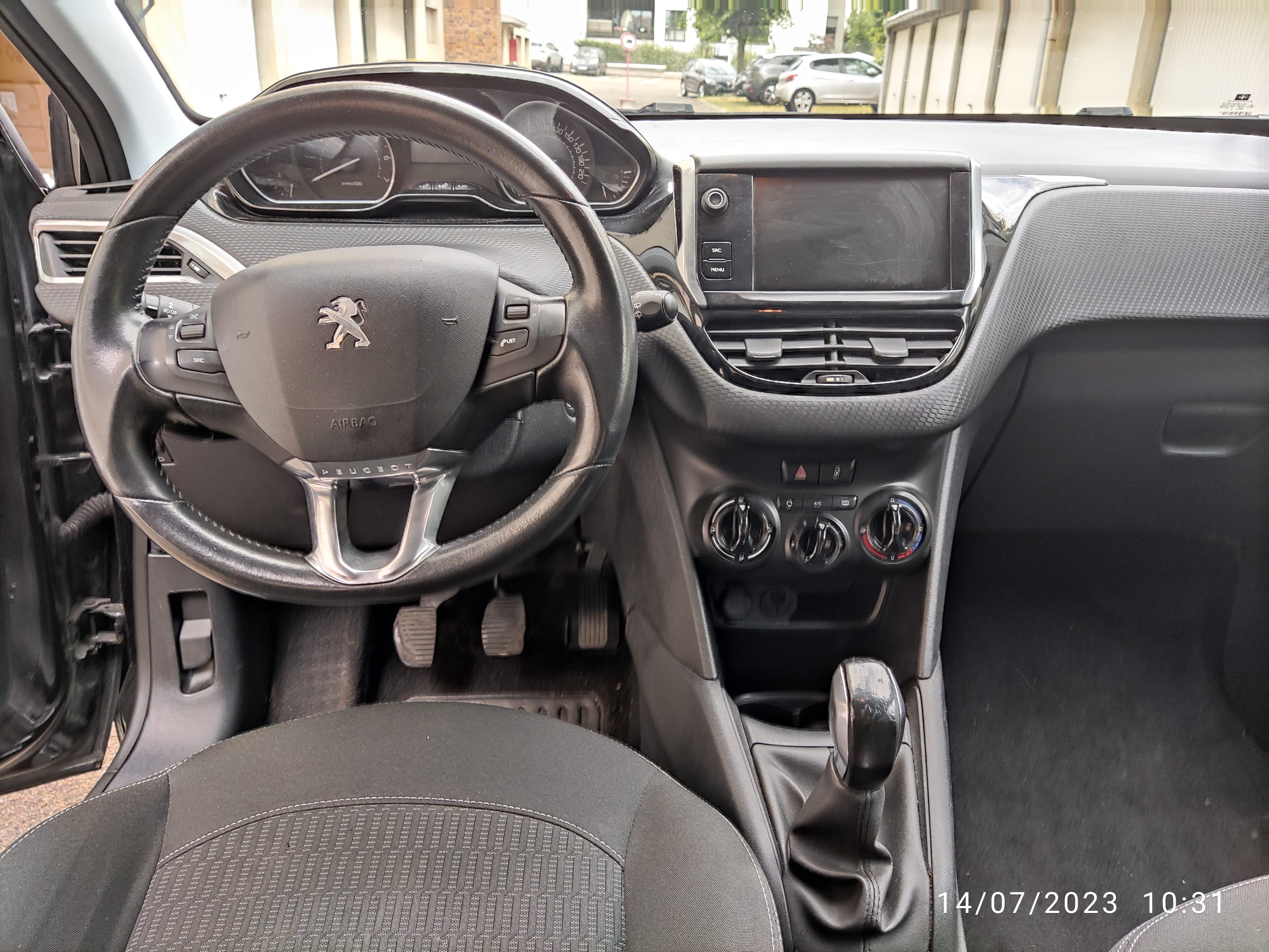 Peugeot 208 1.2 PURETECH 82 STYLE avec Régulateur de vitesse