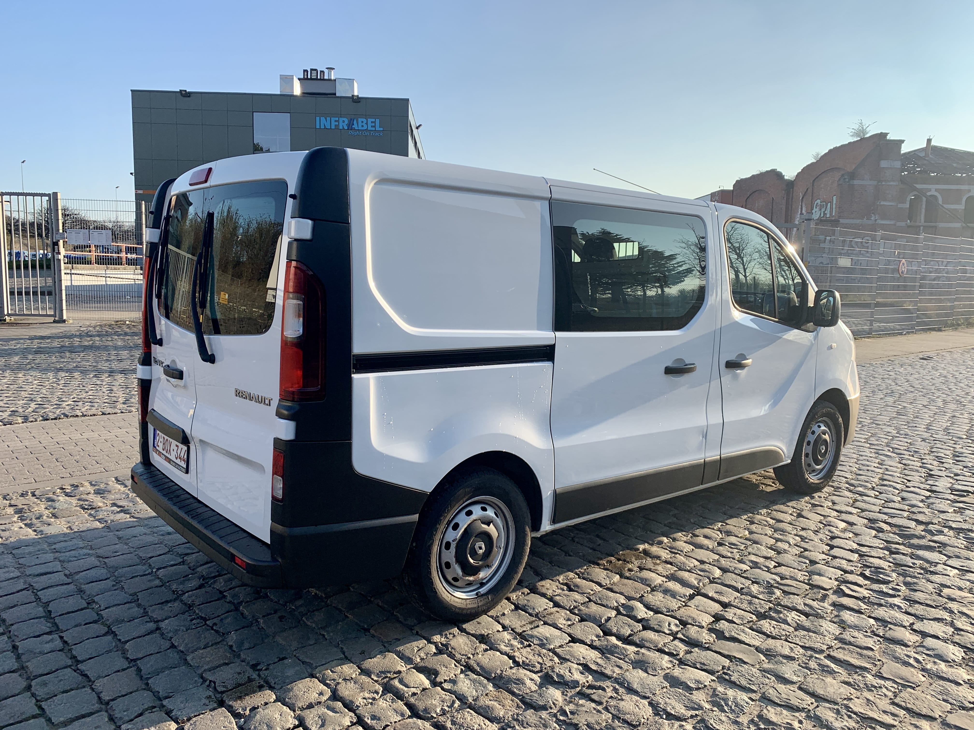 Renault Trafic PARKING BEPARK GARE DU MIDI - DIESEL - AIRCO avec Audio Bluetooth