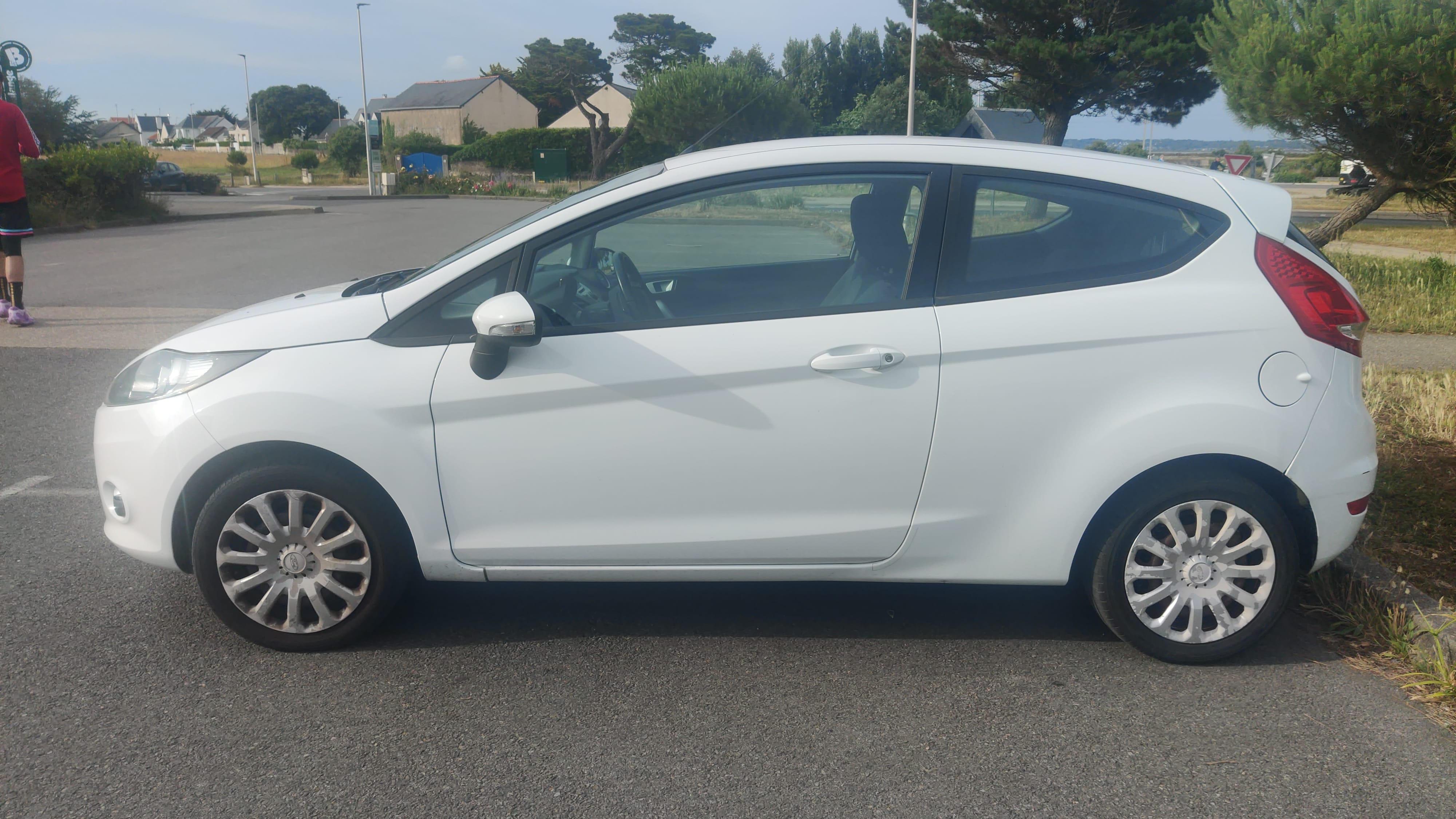 Ford Fiesta avec Climatisation