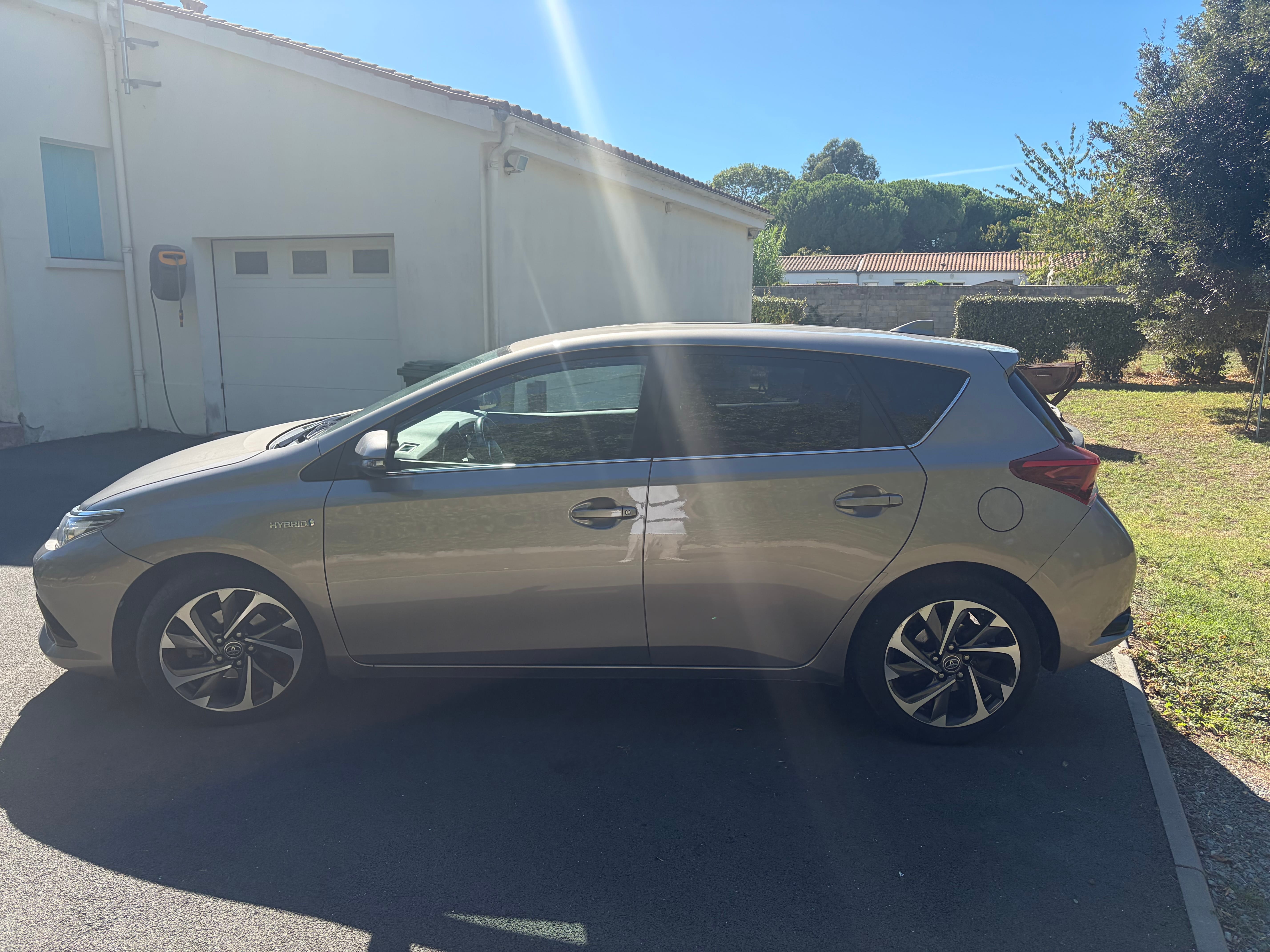 Toyota Auris Hybride avec Climatisation