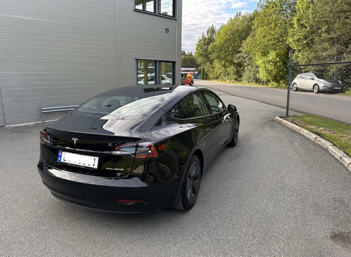 Tesla Model 3 Standard Range Plus med GPS
