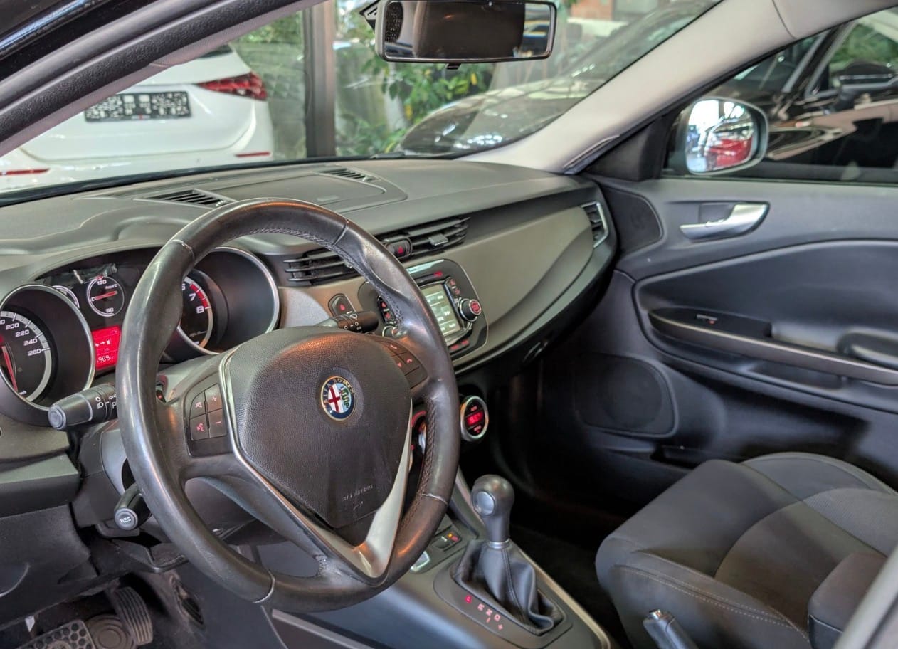 Alfa-Romeo Giulietta avec Climatisation