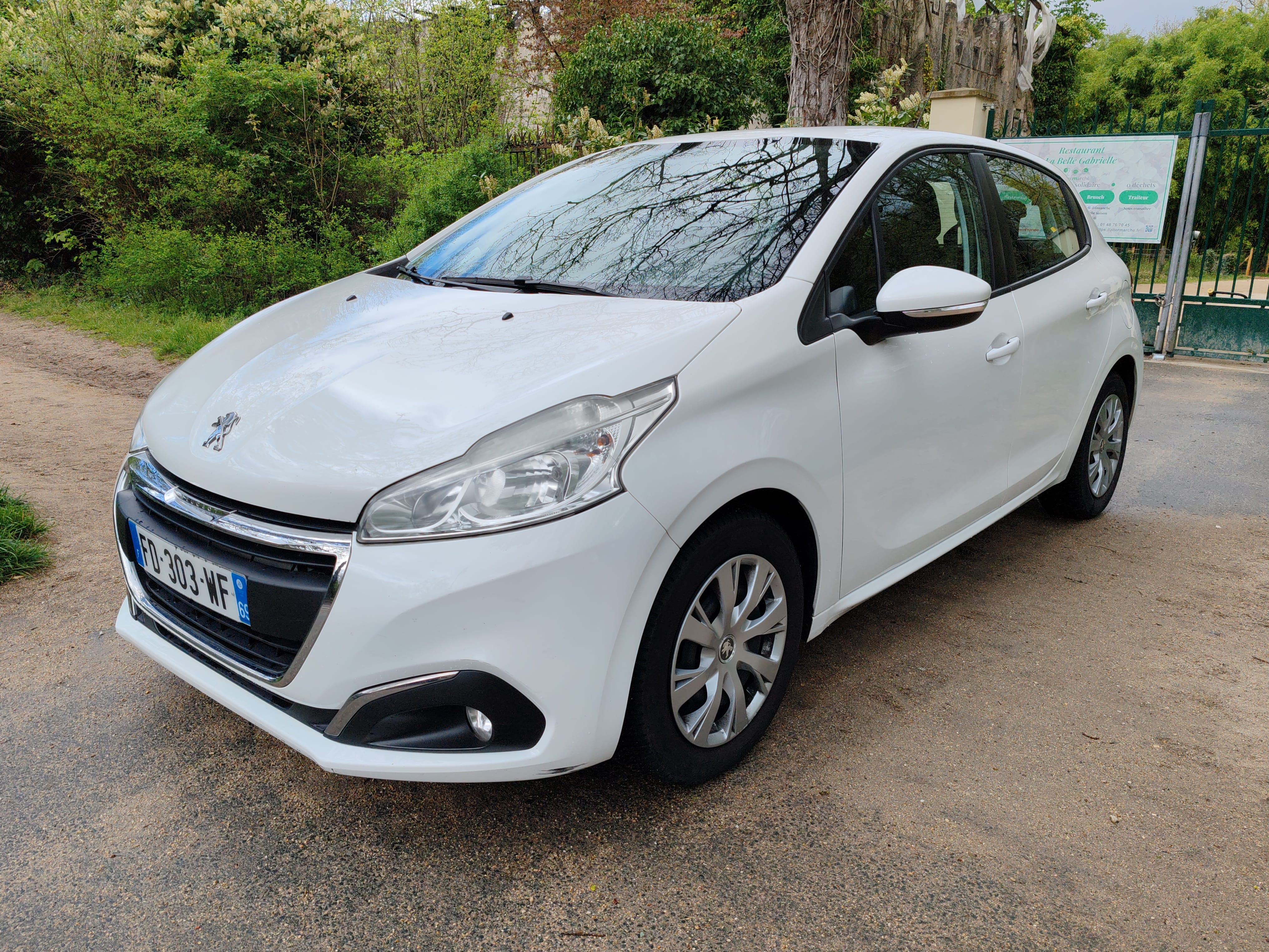 Peugeot 208 Essence, 2019, Essence 98