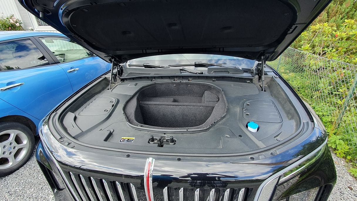 Hongqi E-HS9 med Bluetooth audio