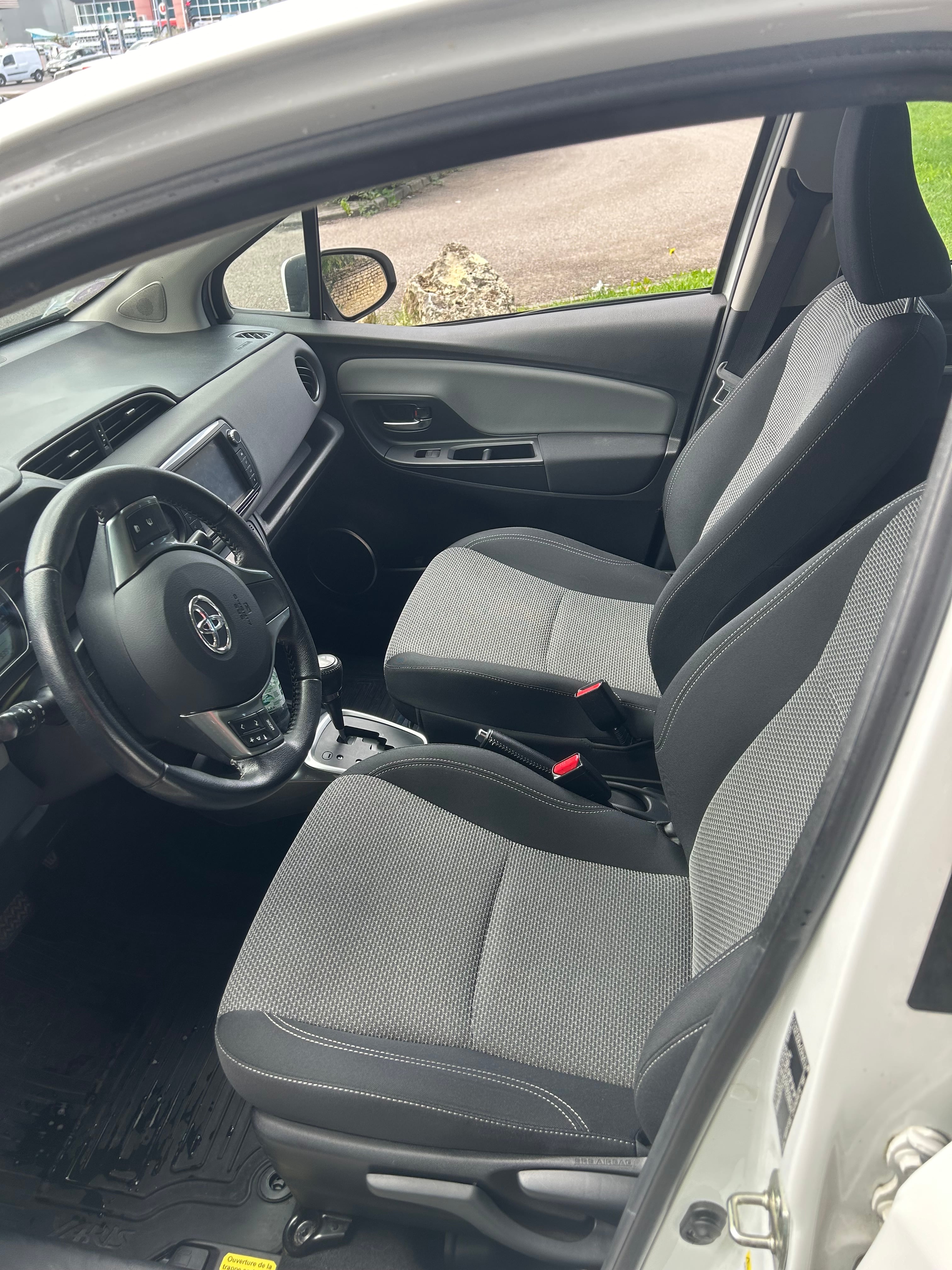 Toyota Yaris Hybride avec Régulateur de vitesse