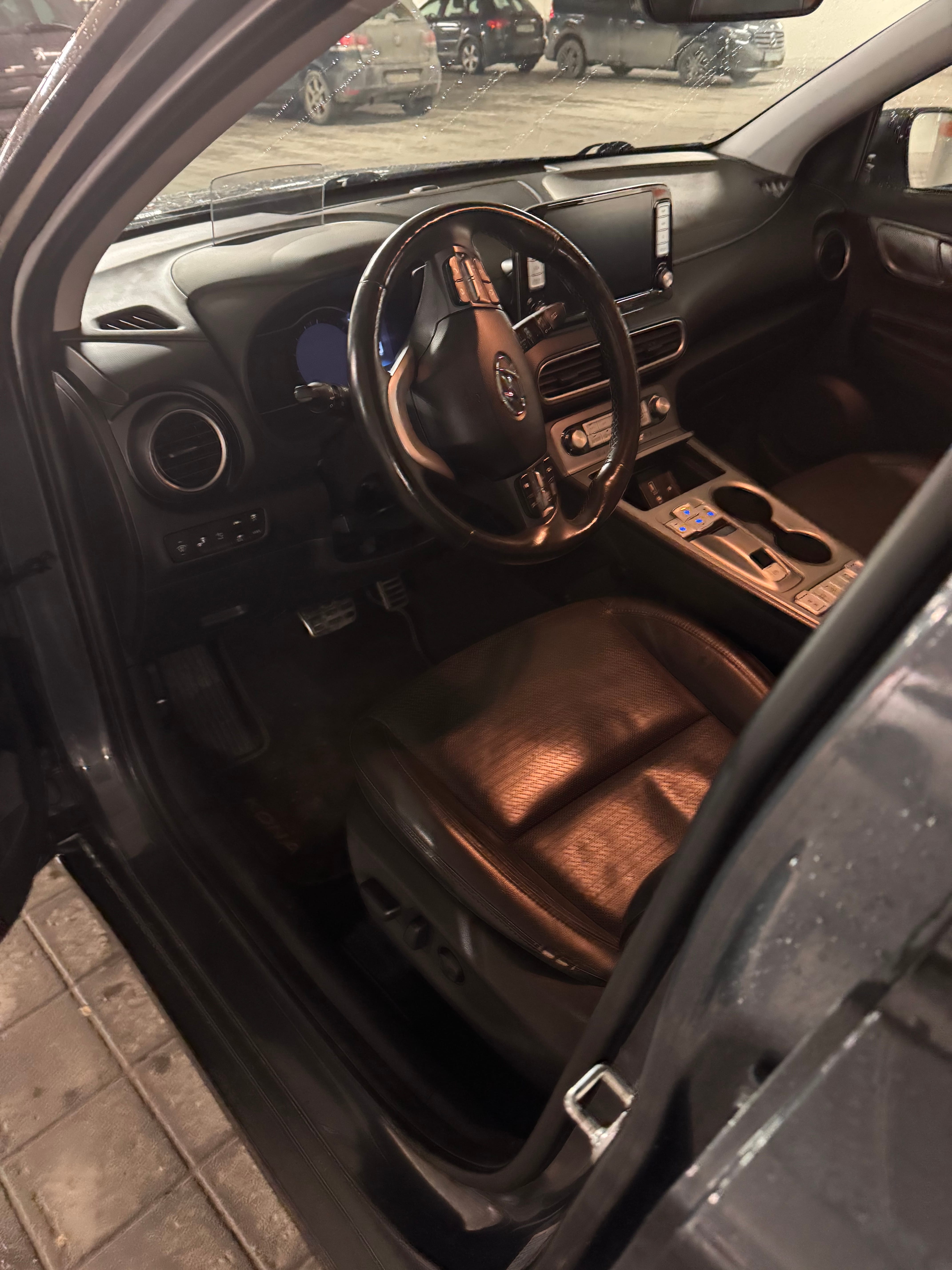 Hyundai Kona Electric med Cruisekontroll