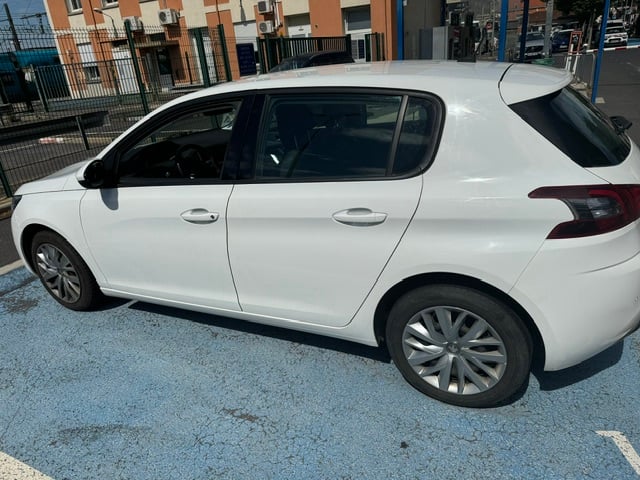 Peugeot 308 1.5 HDI avec GPS