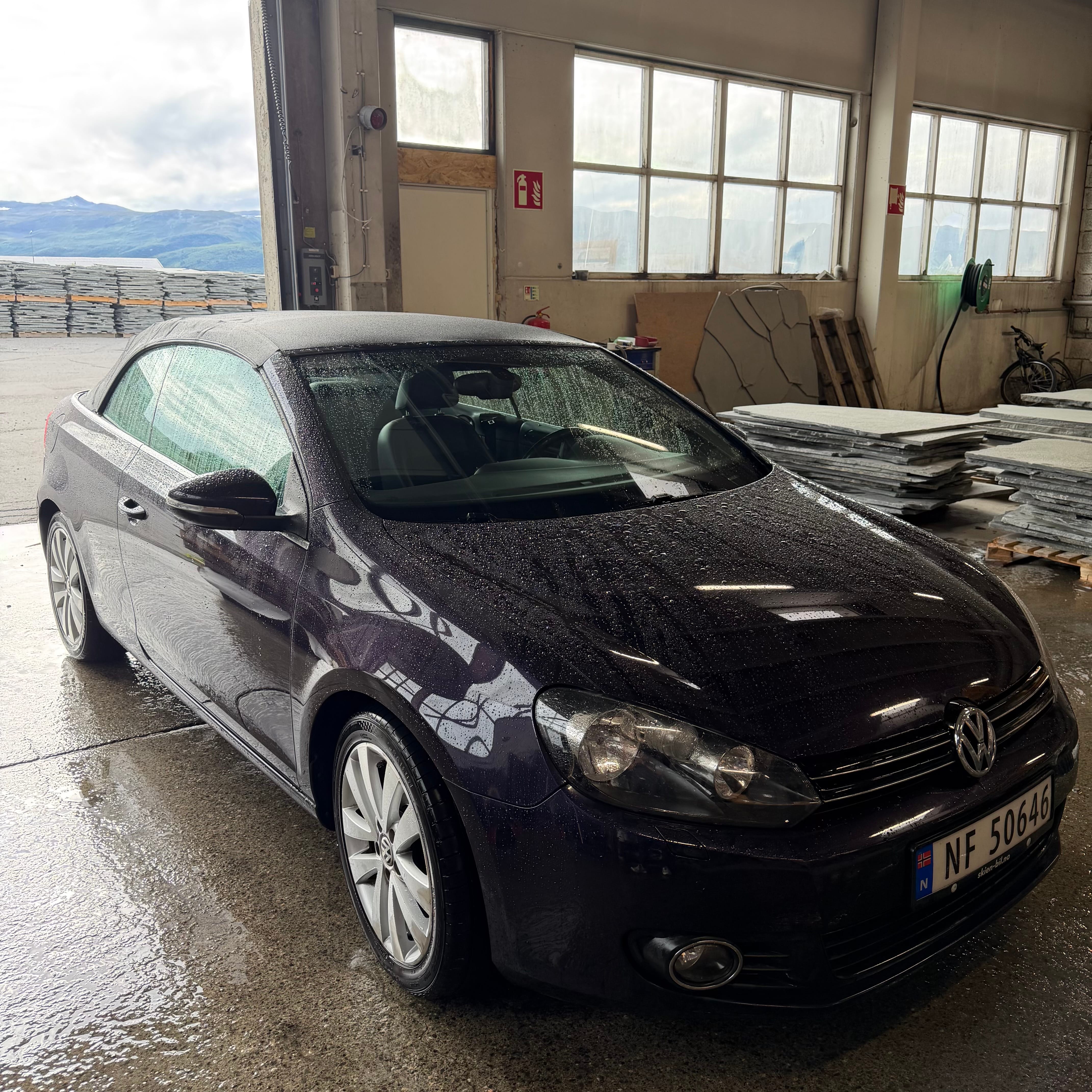 Volkswagen Golf Convertible med Bluetooth audio