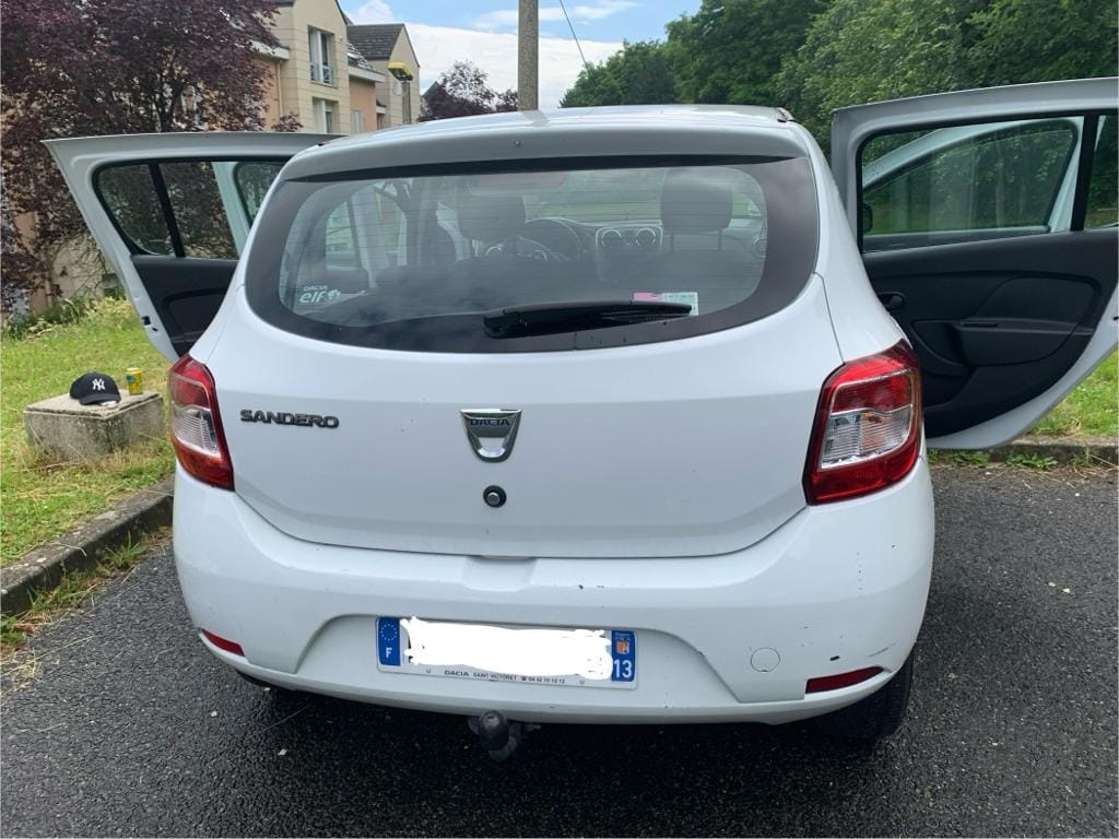 Dacia Sandero avec Siège bébé