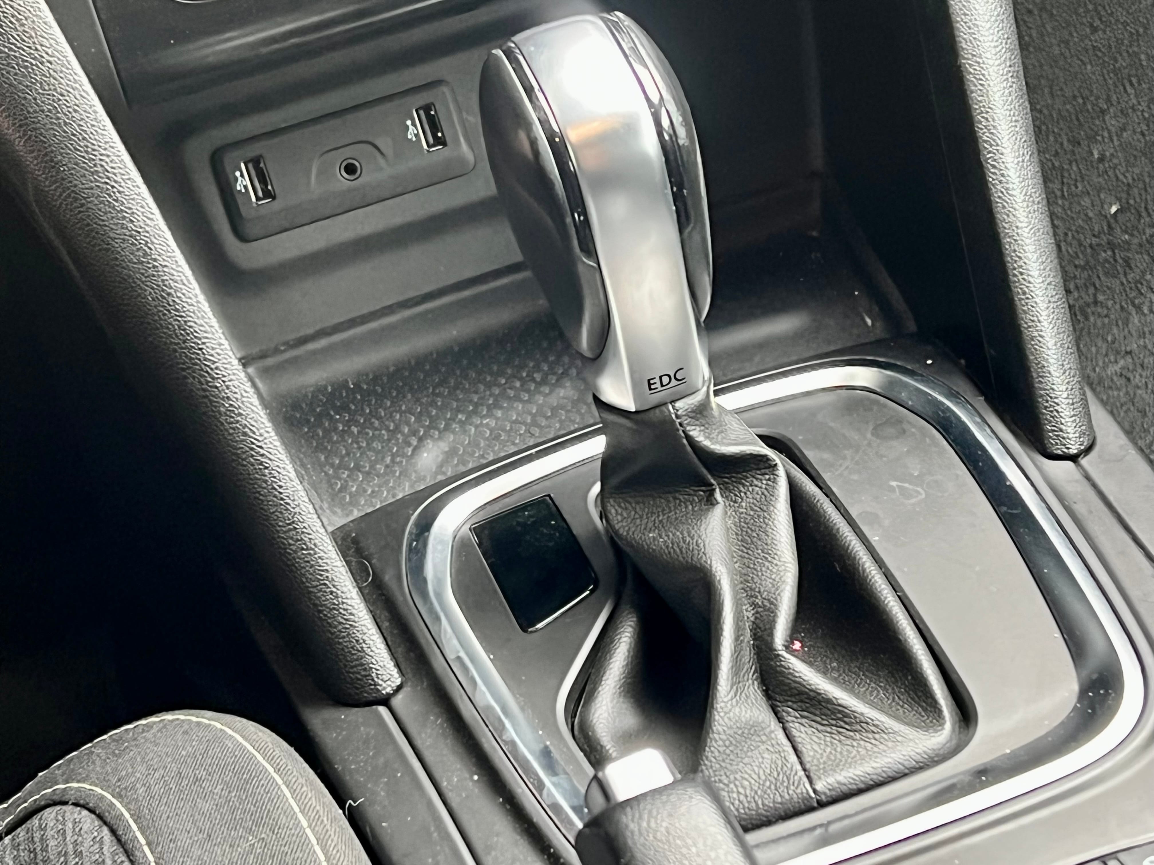 Renault Mégane Estate  Break diesel auto — à 3 min de l’aéroport Bordeaux, place incluse avec Audio Bluetooth