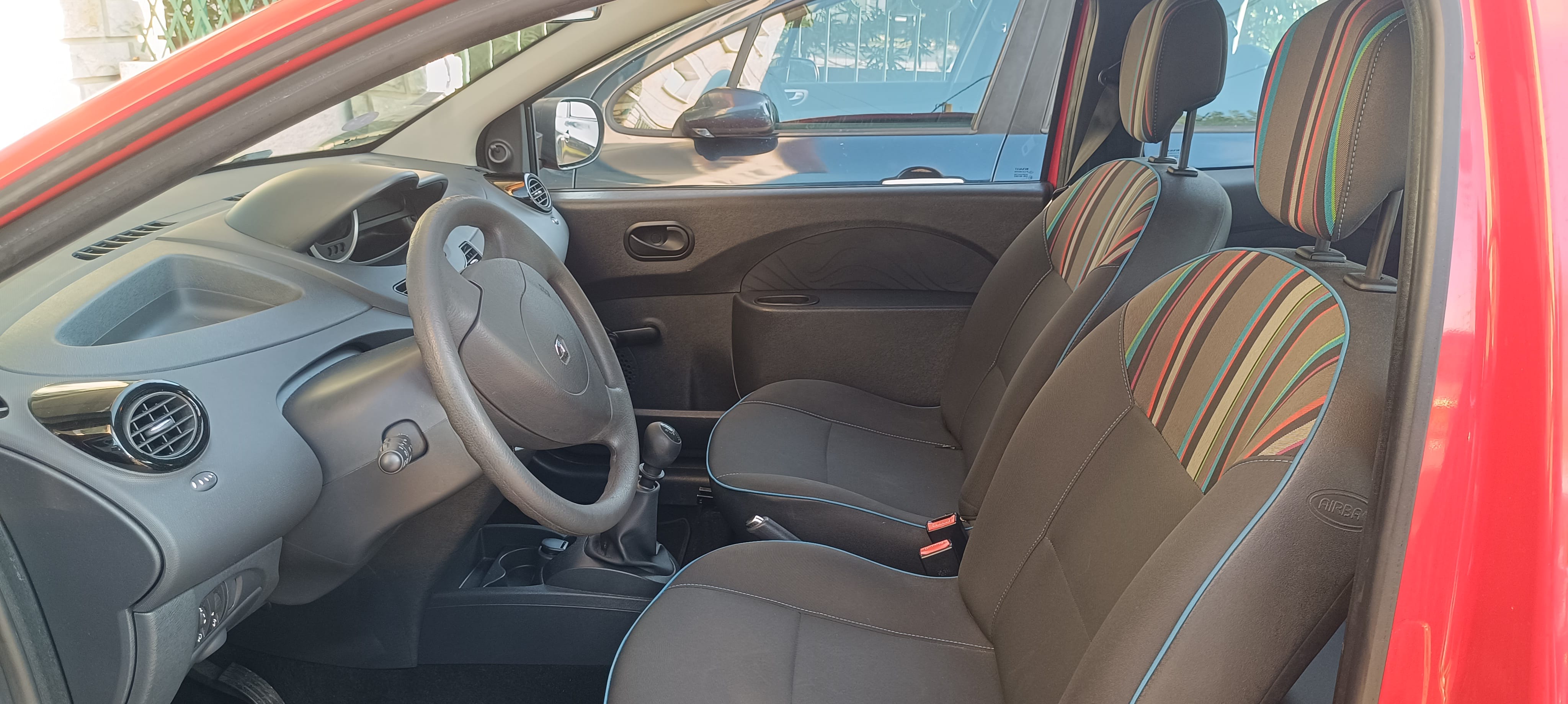 Renault Twingo II avec Audio Bluetooth