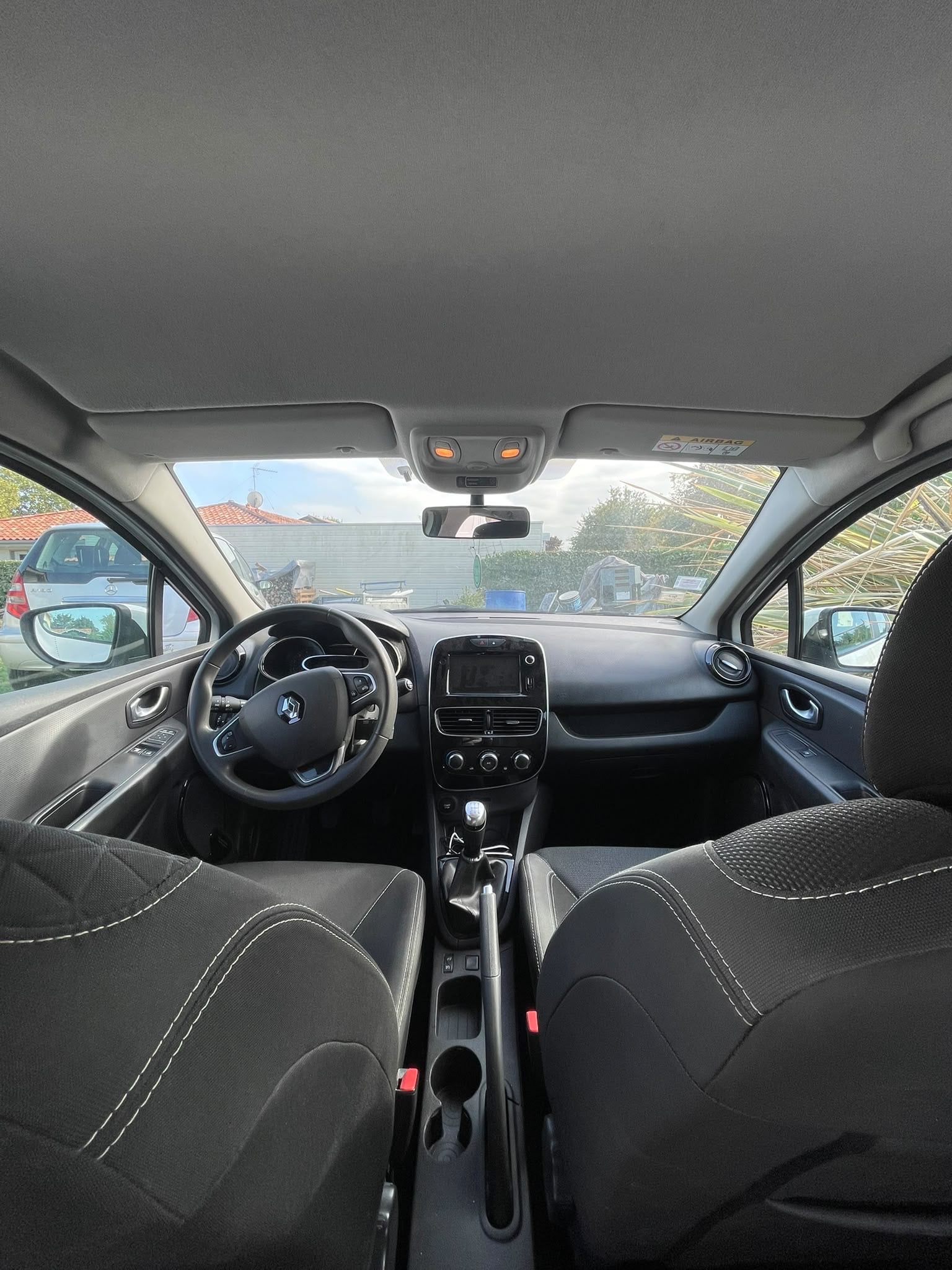 Renault Clio avec Siège bébé