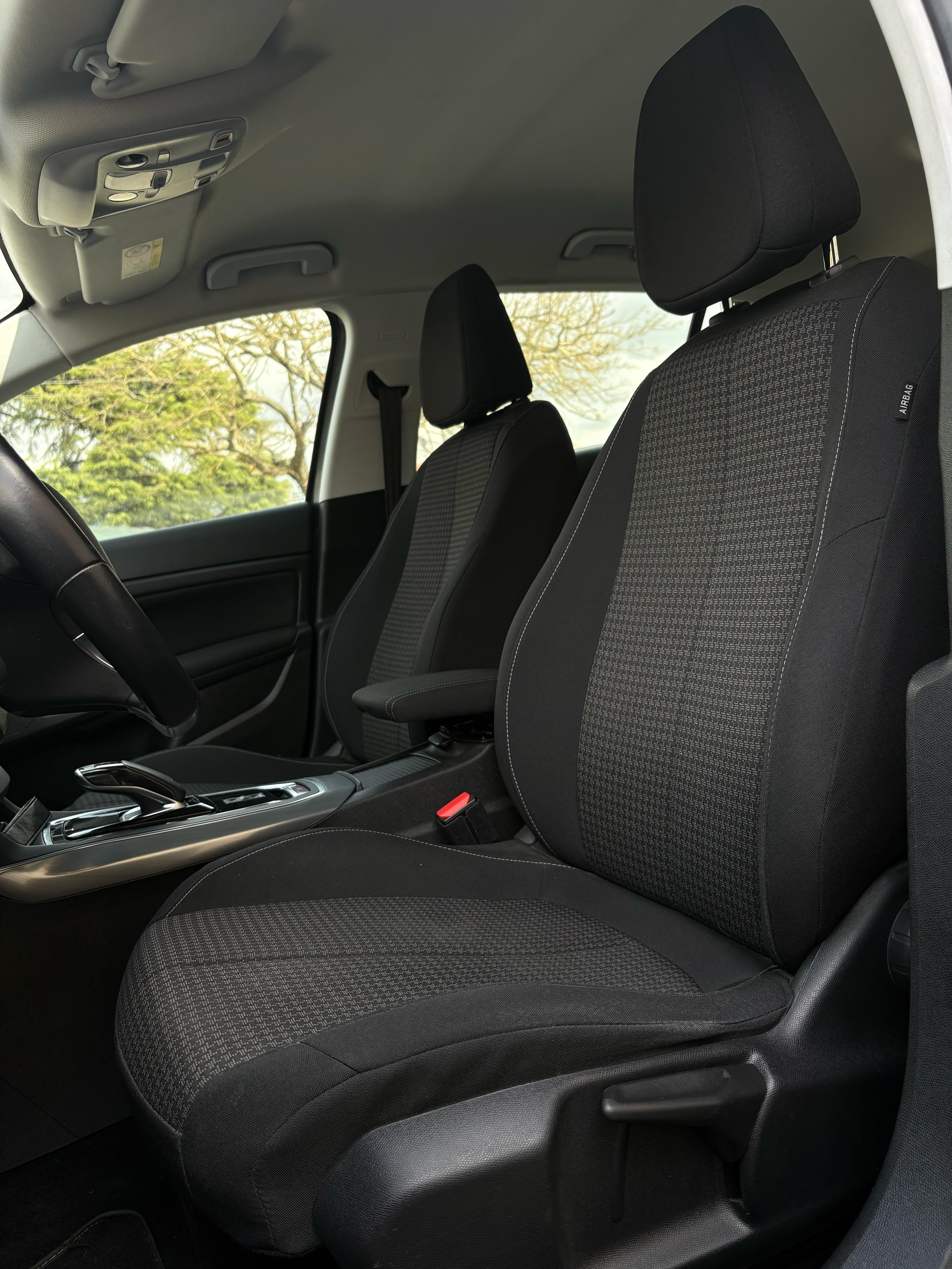 Peugeot 308 avec Apple CarPlay