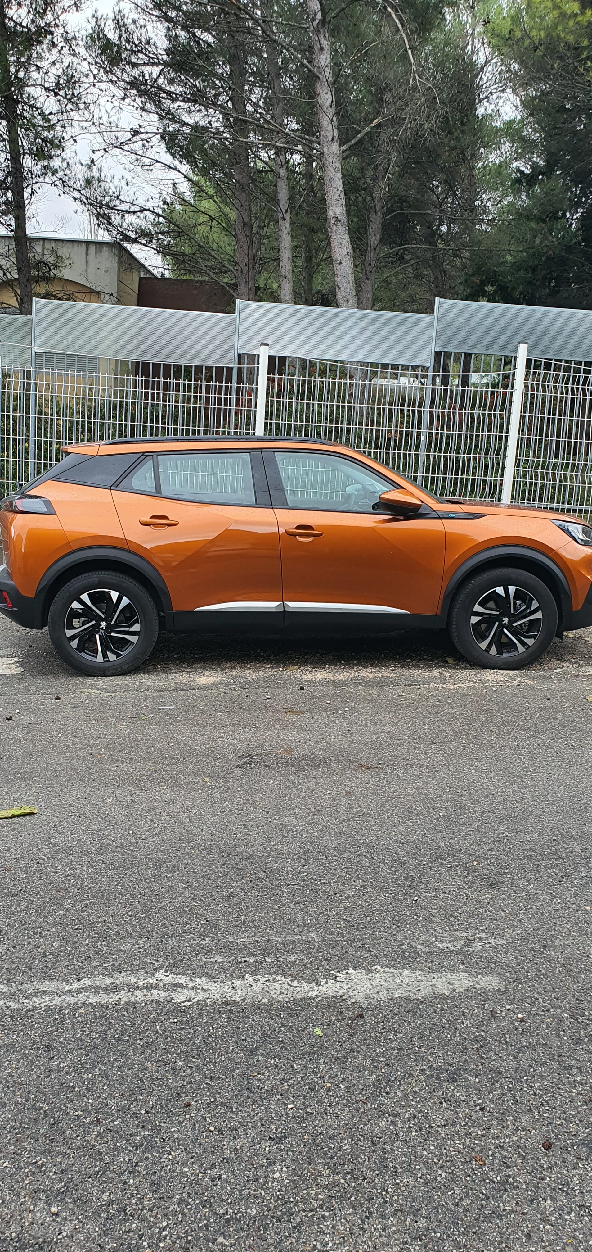 Peugeot e-2008 avec Climatisation