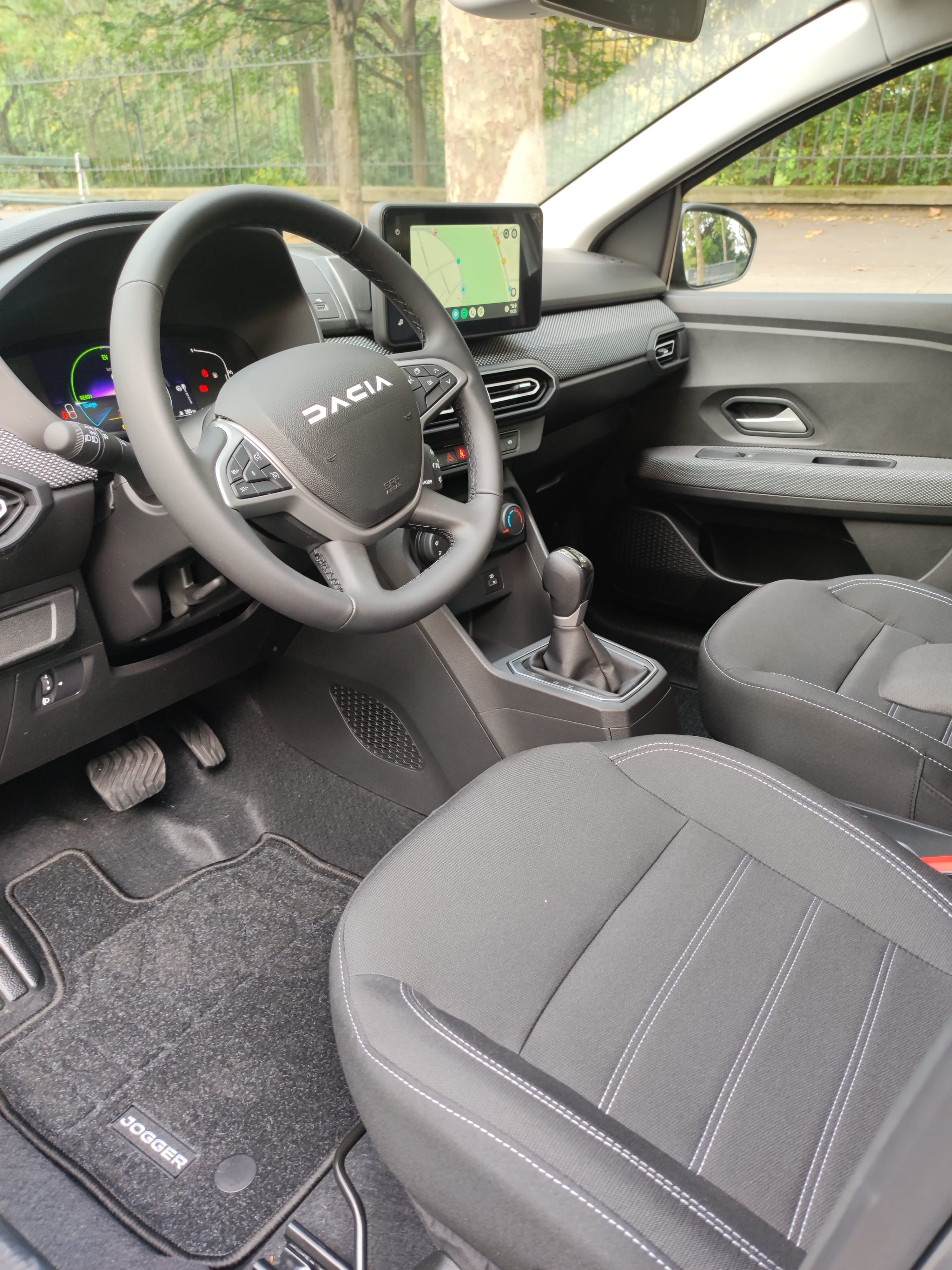 Dacia Jogger avec Coffre de toit