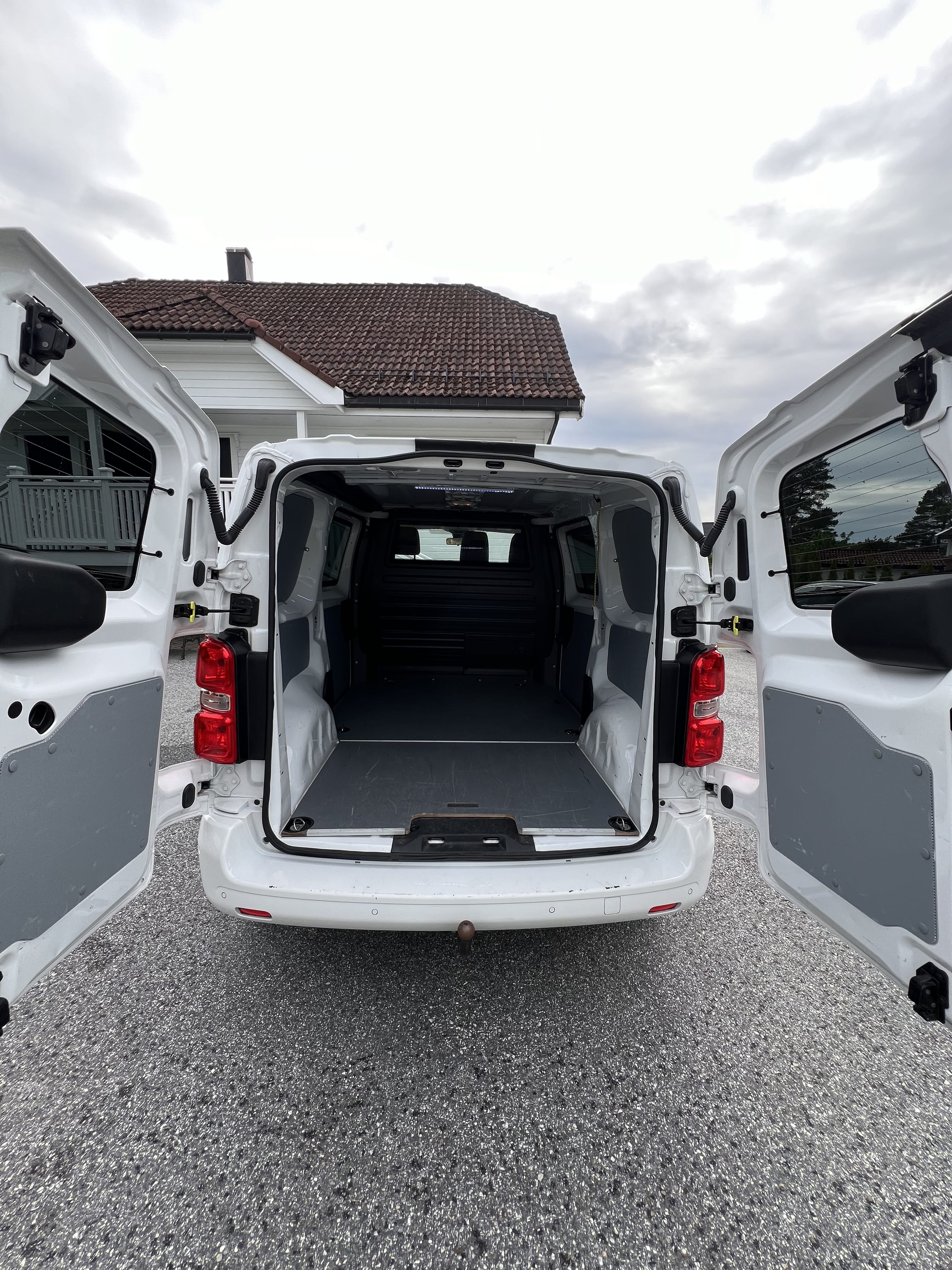 Citroen Jumpy med Tilhengerfeste