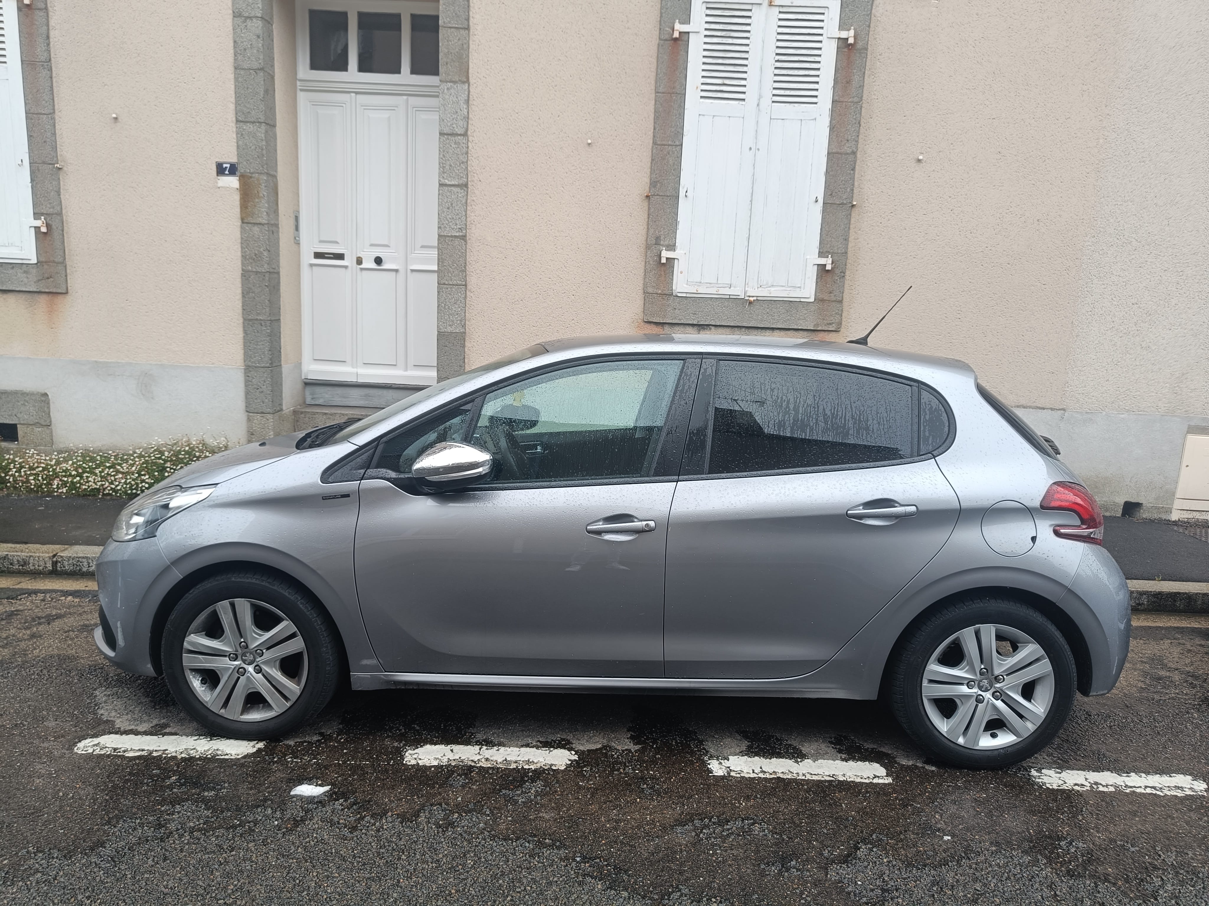 Peugeot 208 avec Climatisation