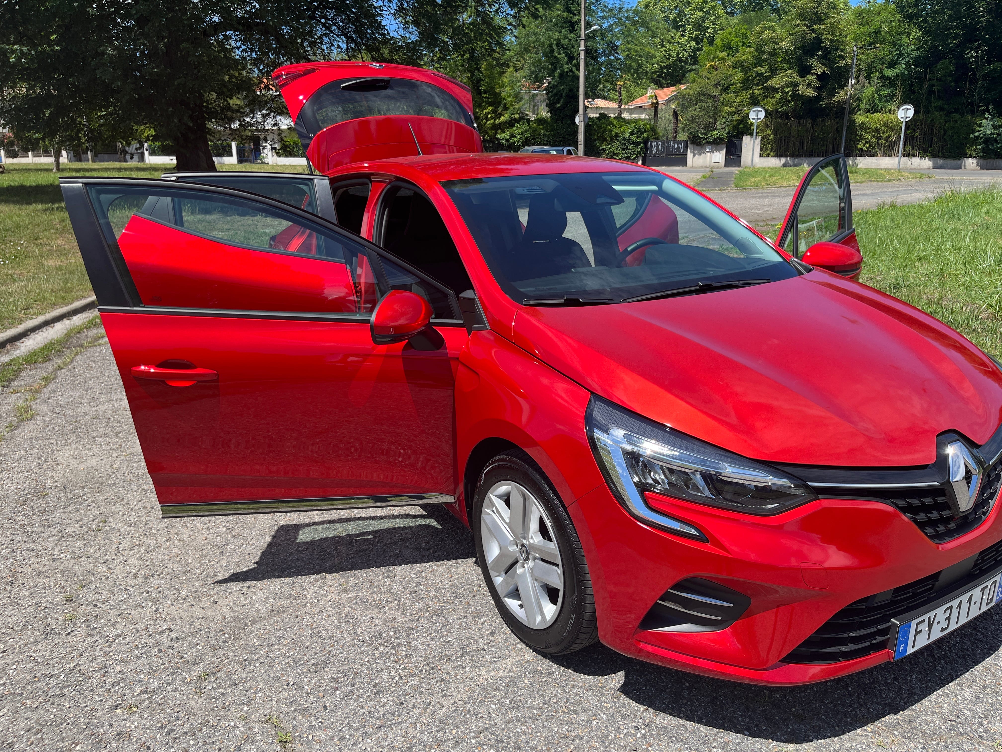 Renault Clio avec Siège bébé